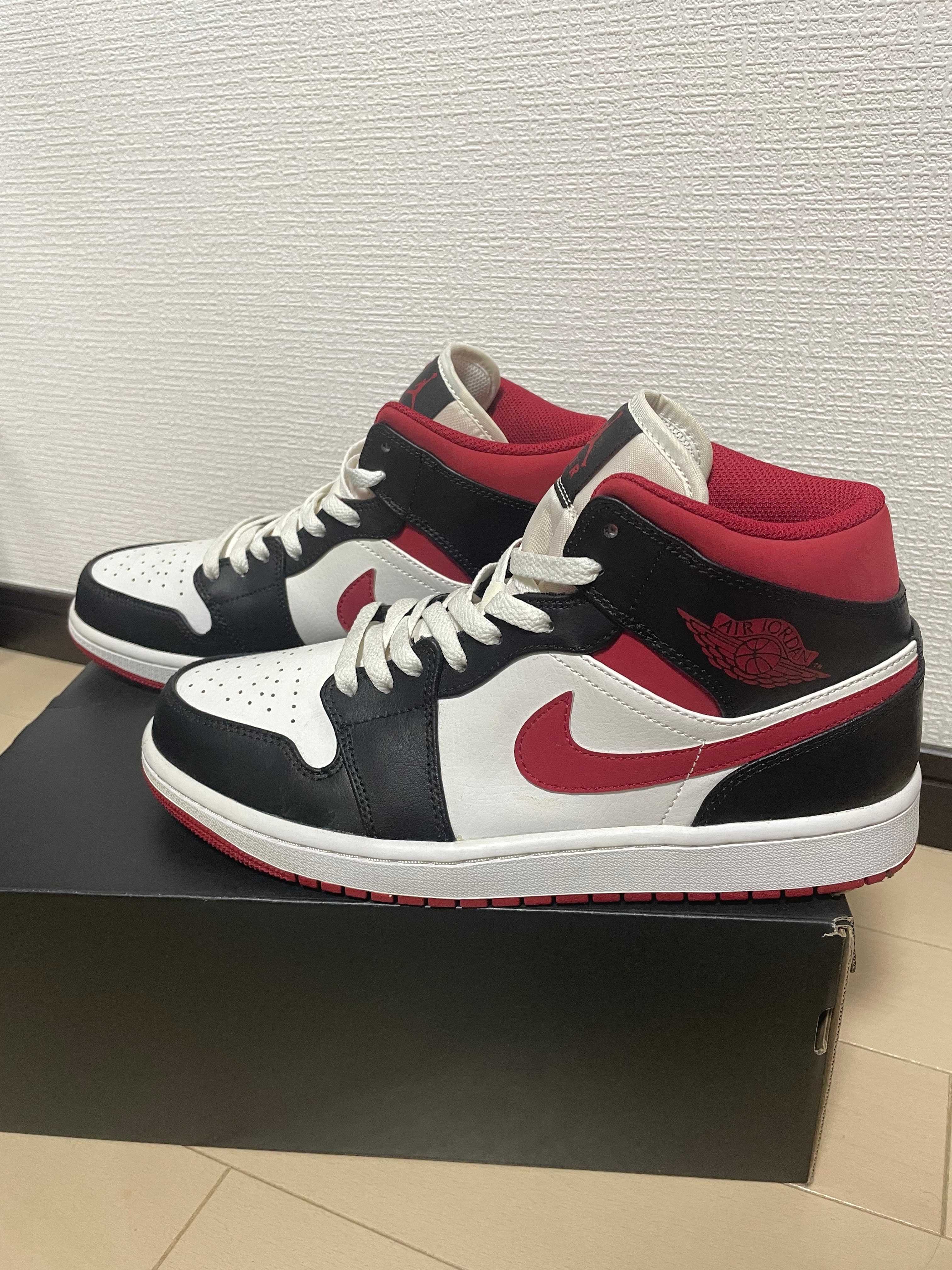 Nike Air Jordan 1 Mid "White/Gym Red Black"