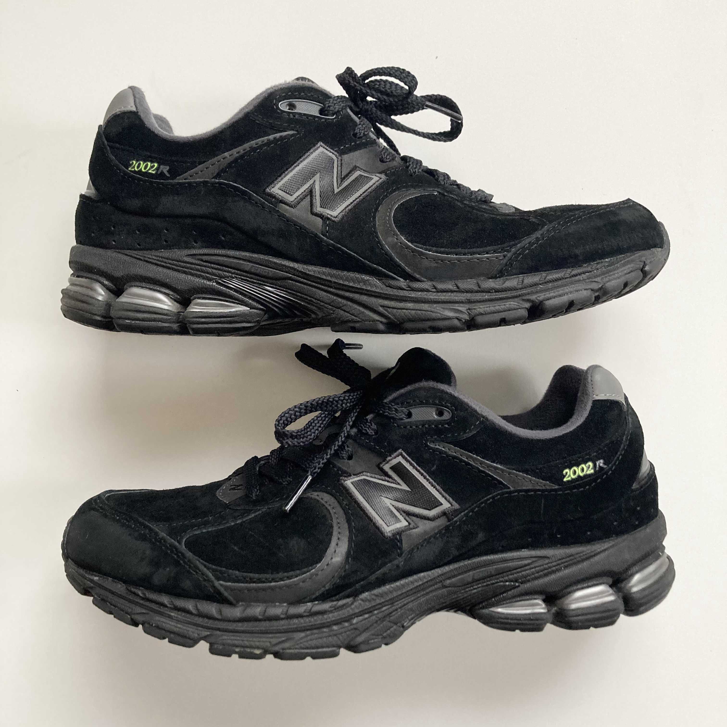 New Balance 2002R "Black"