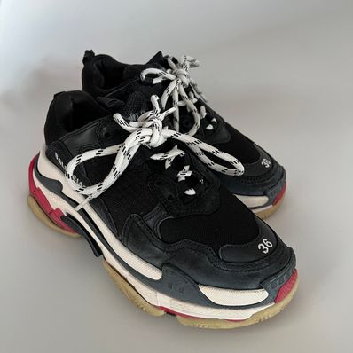 BALENCIAGA Triple S "Black/Red"