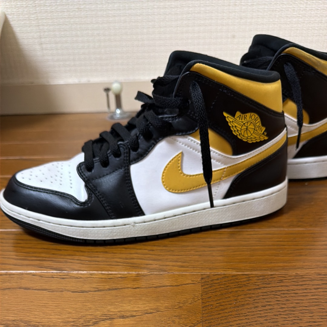 Nike Air Jordan 1 Mid "White/Pollen-Black"