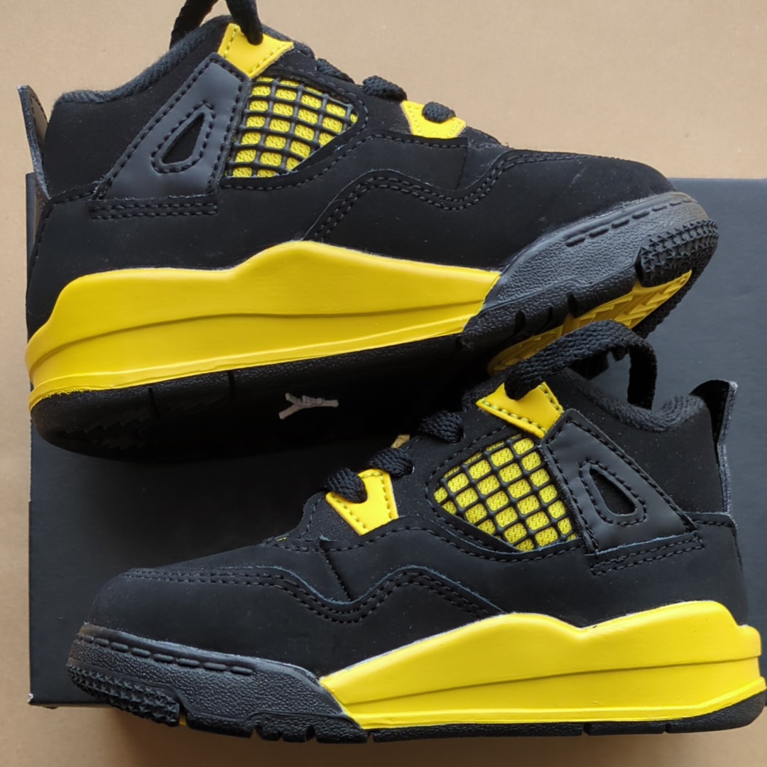 ナイキ TD エアジョーダン4 レトロ "サンダー"(2023)(キッズ)
