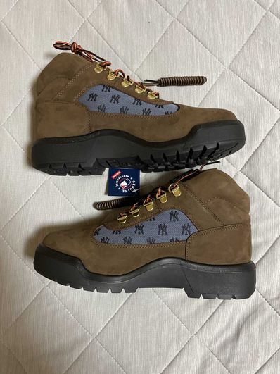 Supreme × Timberland Field Boot "Brown"