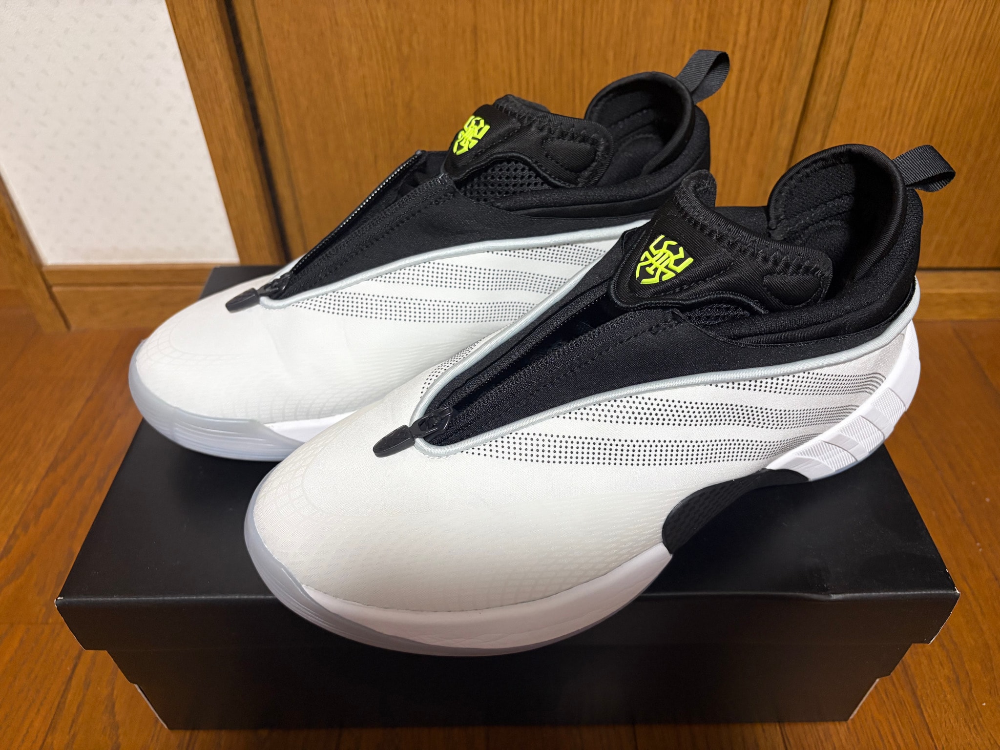 adidas DON Issue 7 "Cloud White/Core Black/Lucid Lemon"