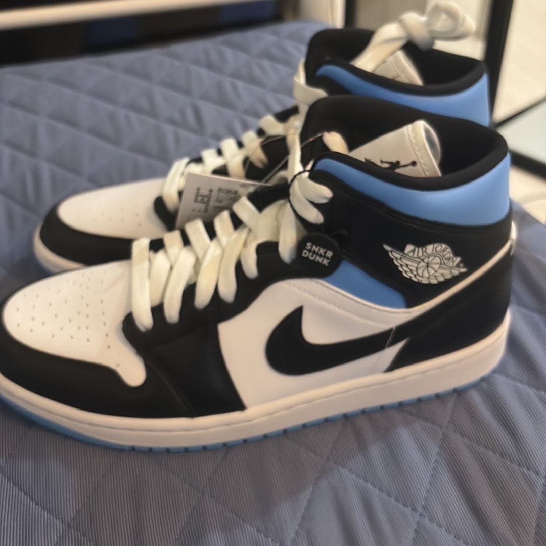 Nike Women's Air Jordan 1 Mid "Black/University Blue"