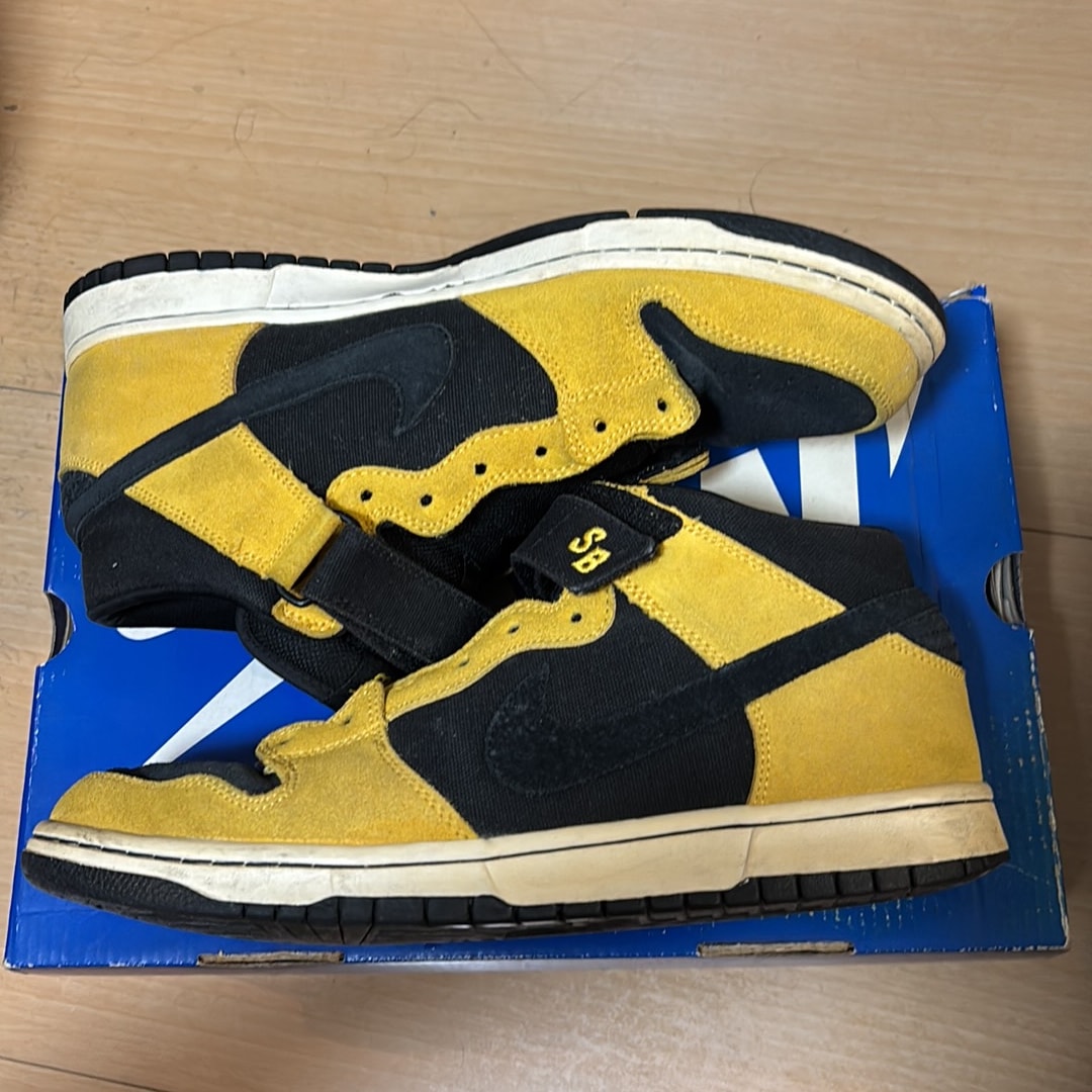 Nike SB Dunk Mid "Wu-Tang"