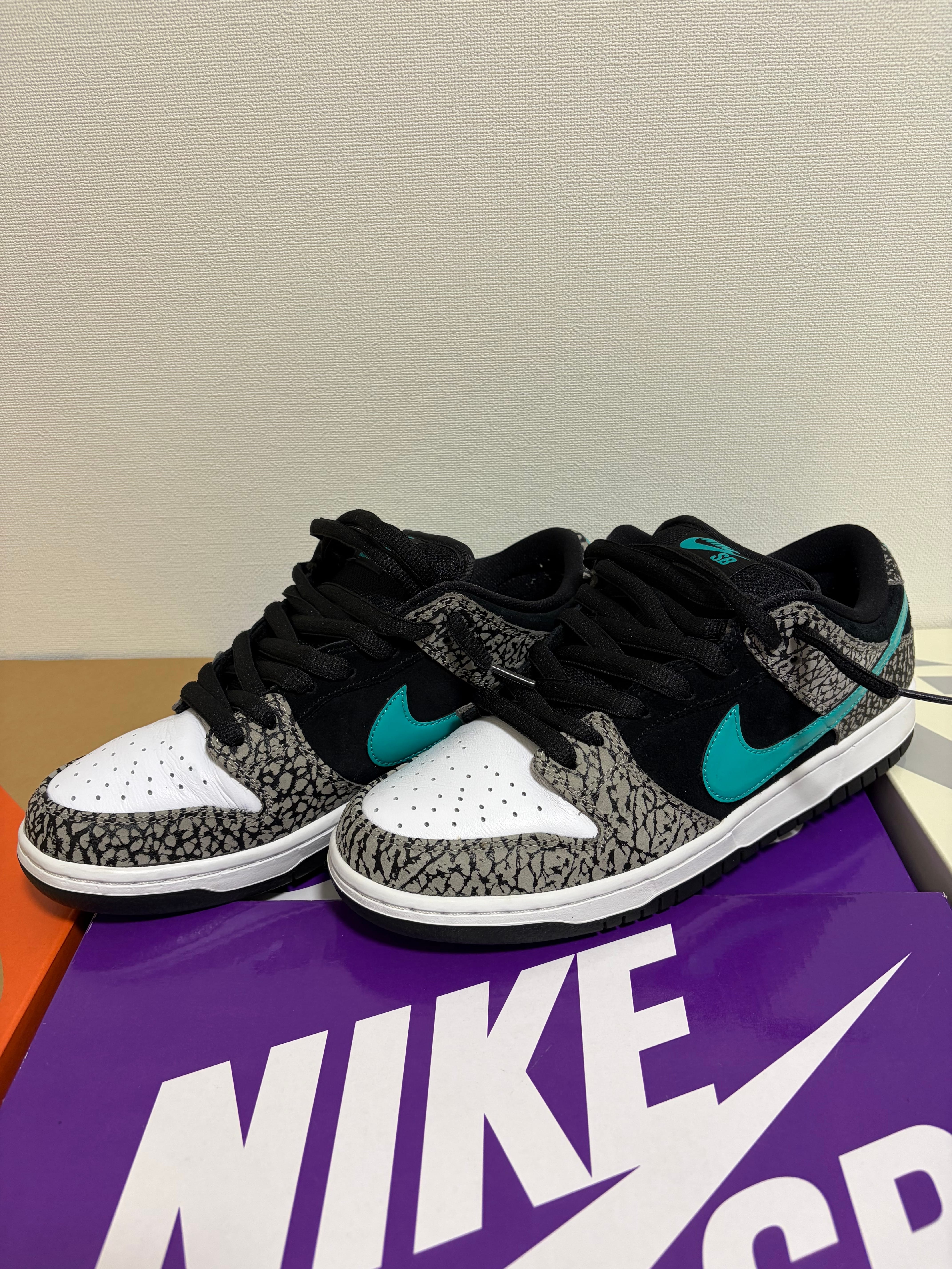 Nike SB Dunk Low "Elephant/Safari"