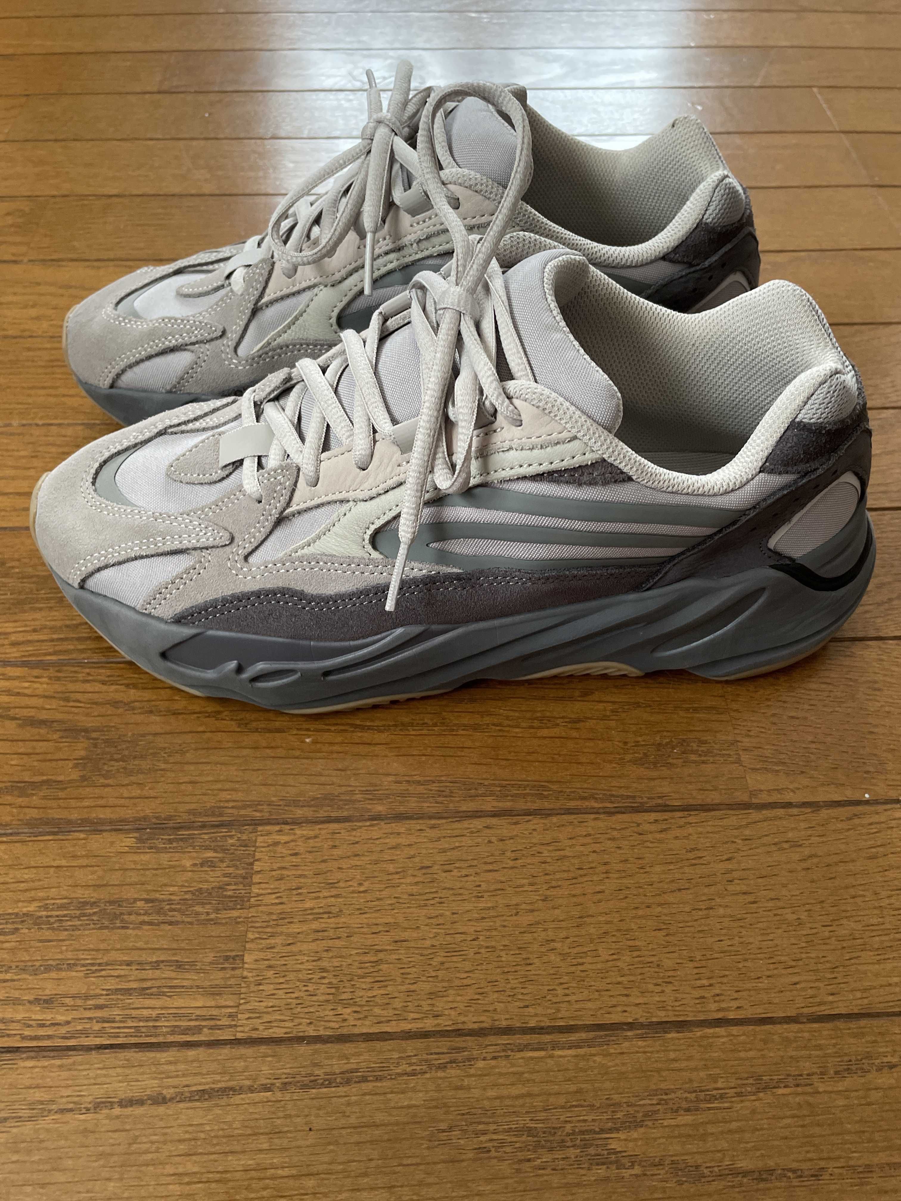 adidas YEEZY Boost 700 V2 "Tephra"