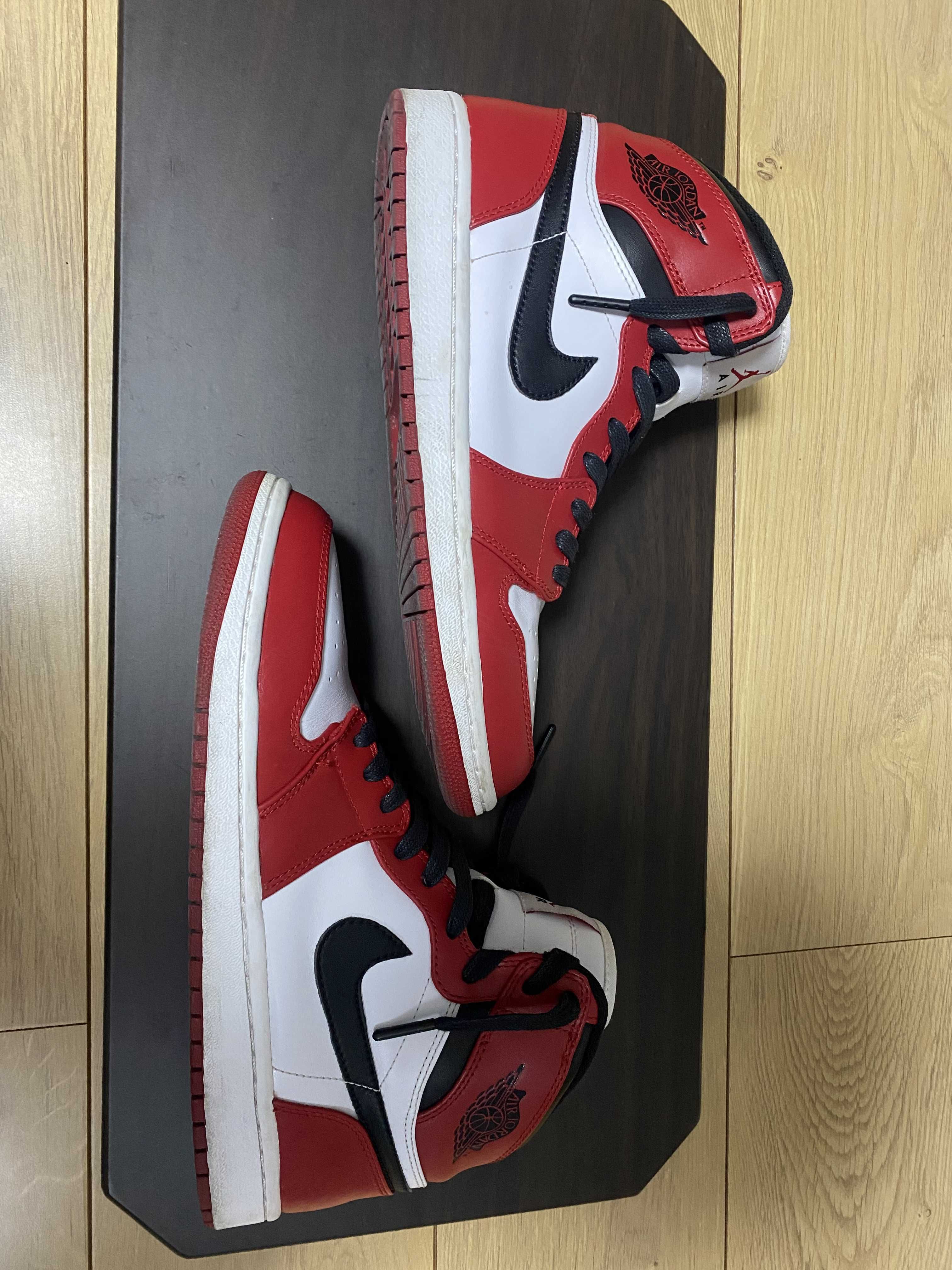 Nike Air Jordan 1 Retro High "Chicago" (2013)