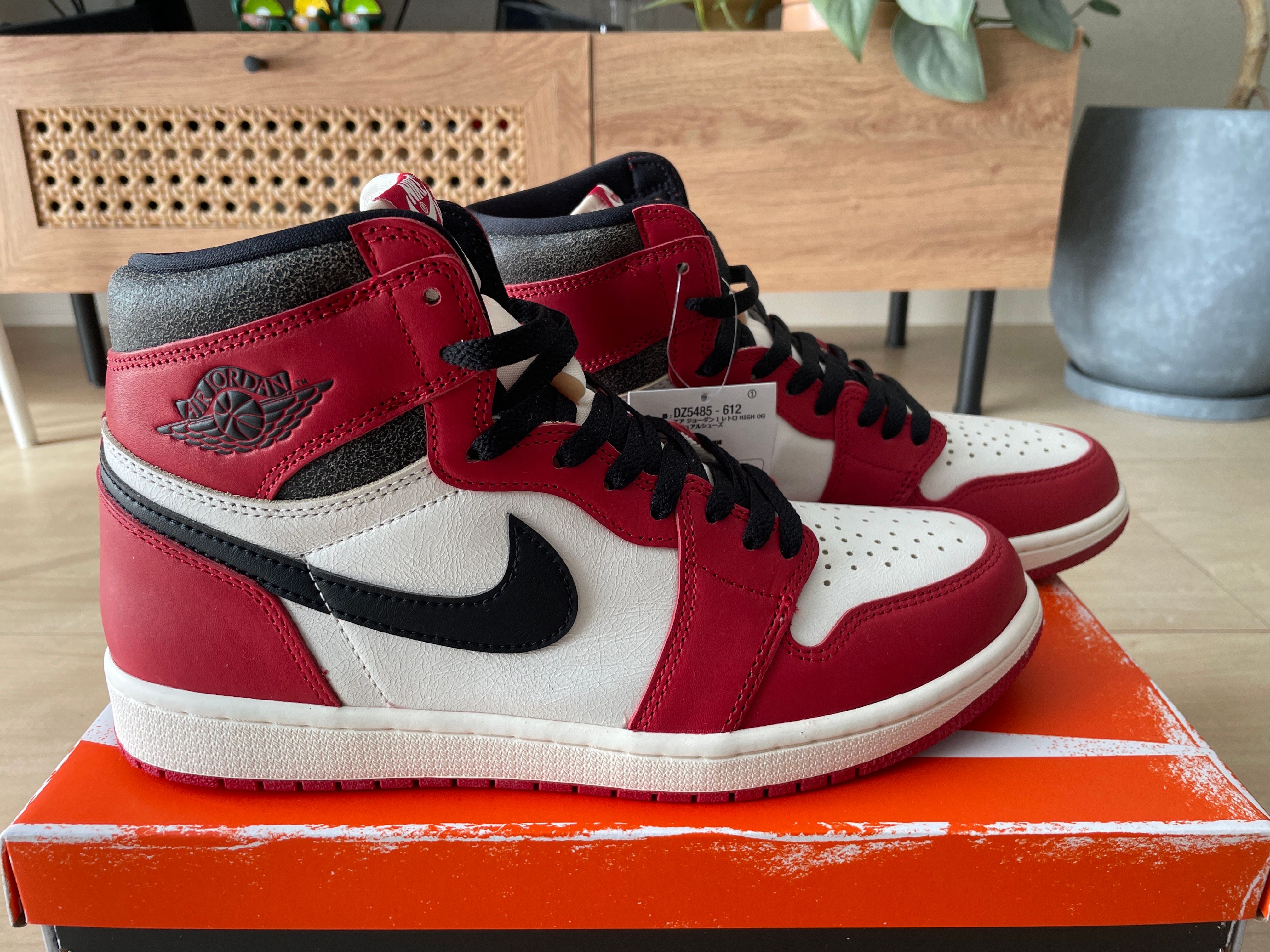 Nike Air Jordan 1 High OG "Lost & Found/Chicago"