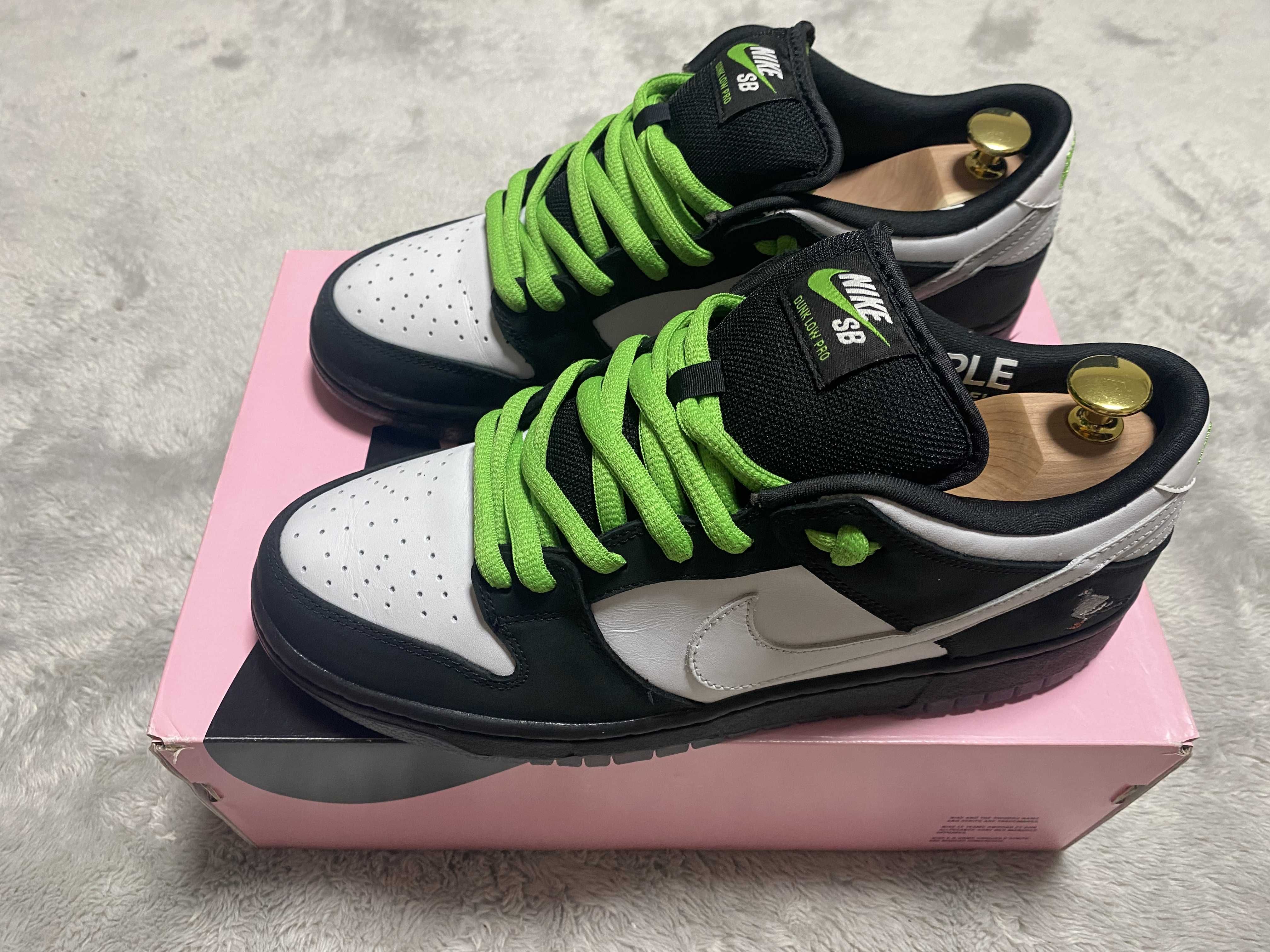 STAPLE × Nike SB Dunk Low "Pigeon Black/White"