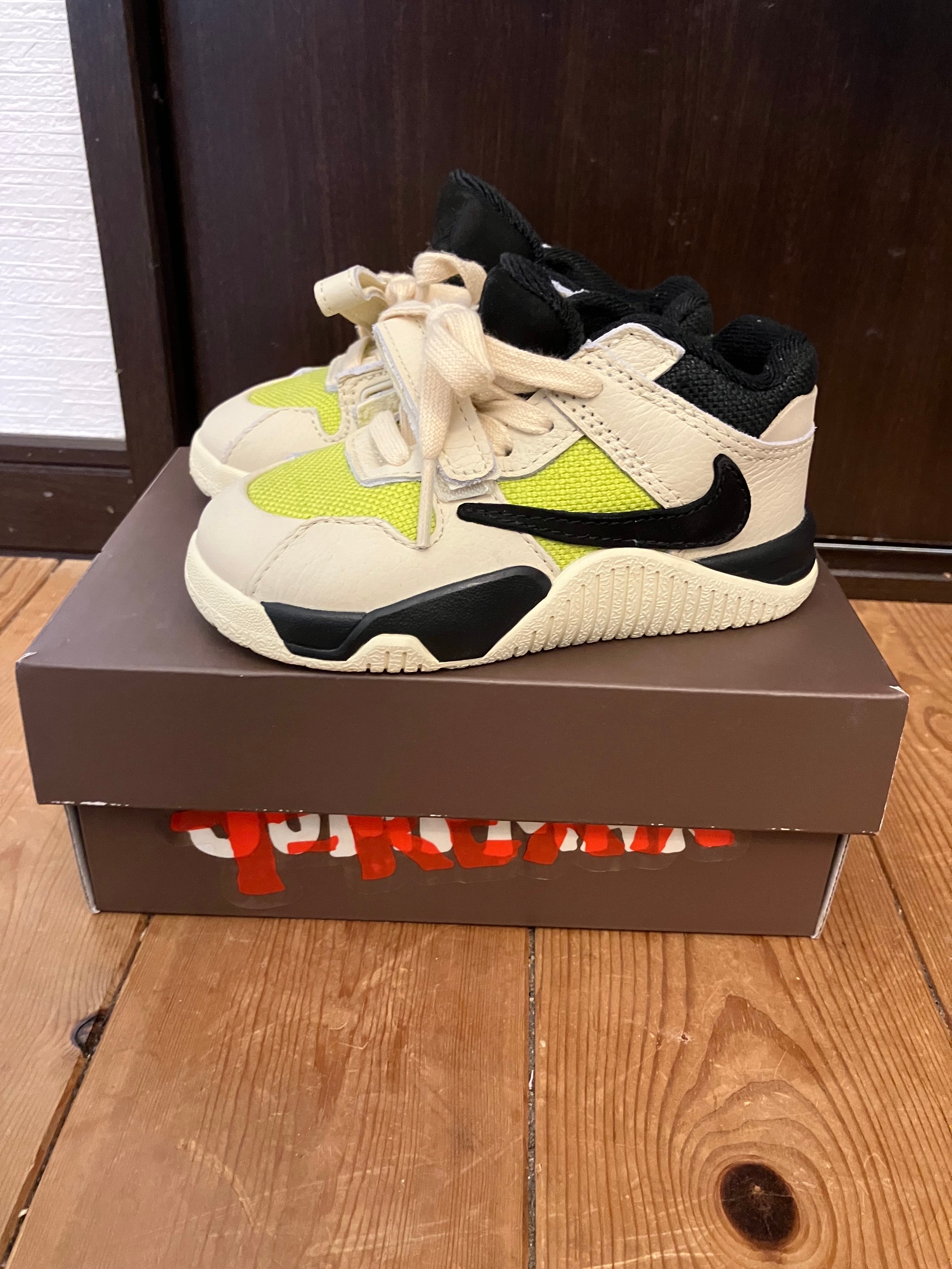 トラヴィススコット × ナイキ TD ジョーダン ジャンプマンジャック TR