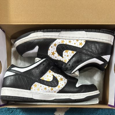 Supreme × Nike SB Dunk Low OG QS Gold Stars "White/Black"