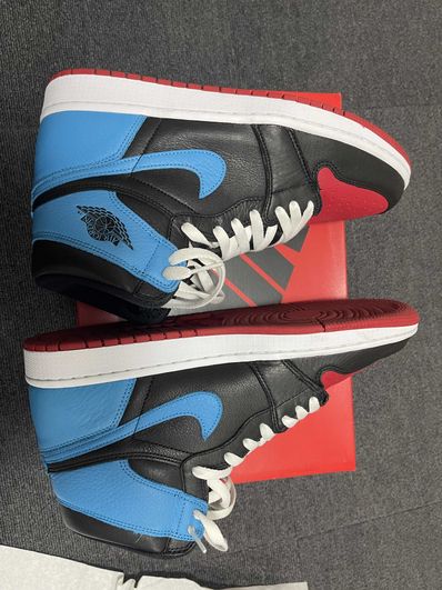 Nike Women's Air Jordan 1 High OG "UNC to Chicago"