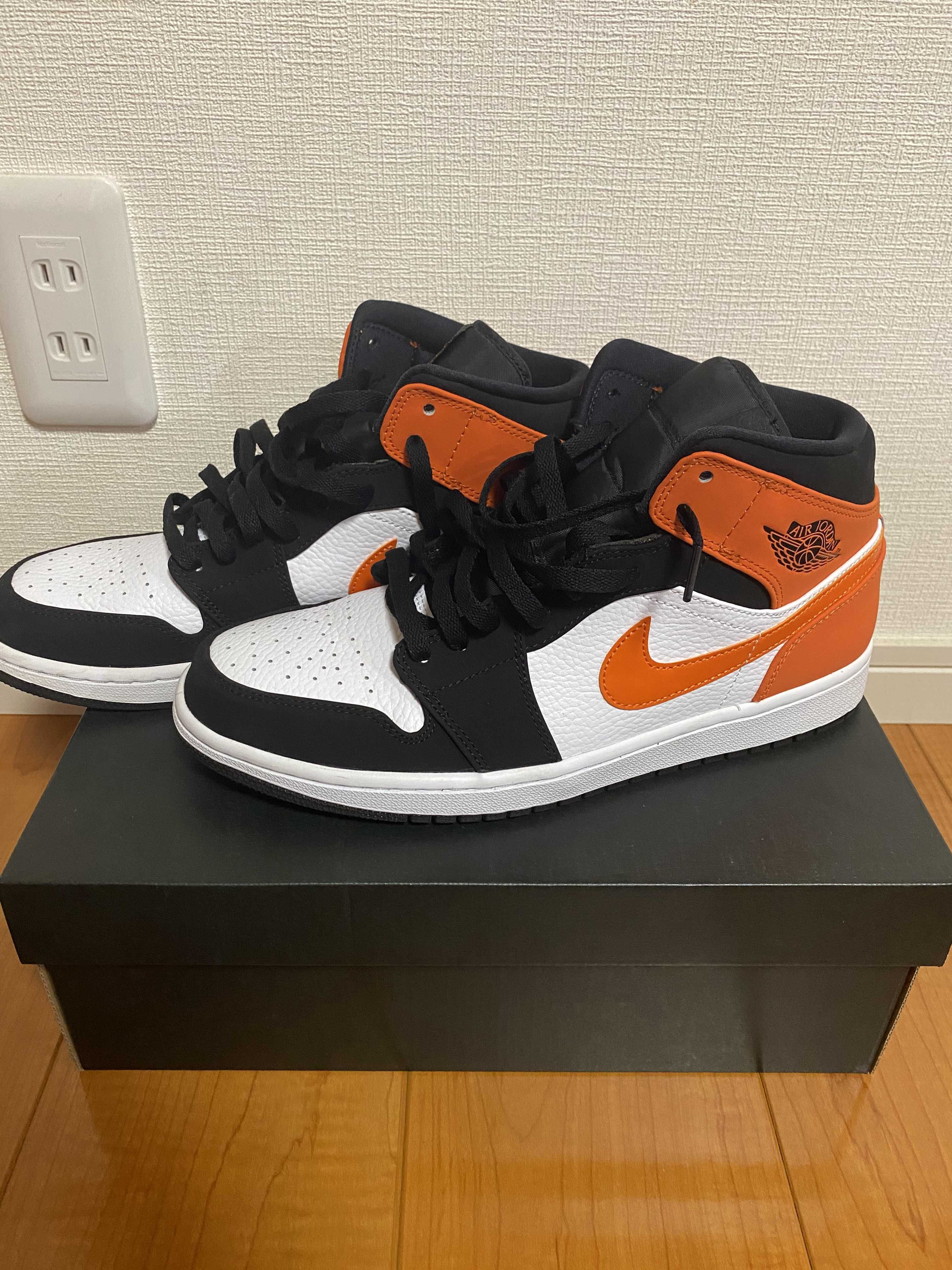 NIKE AIR JORDAN 1 MID "SHATTERED BACKBOARD"
