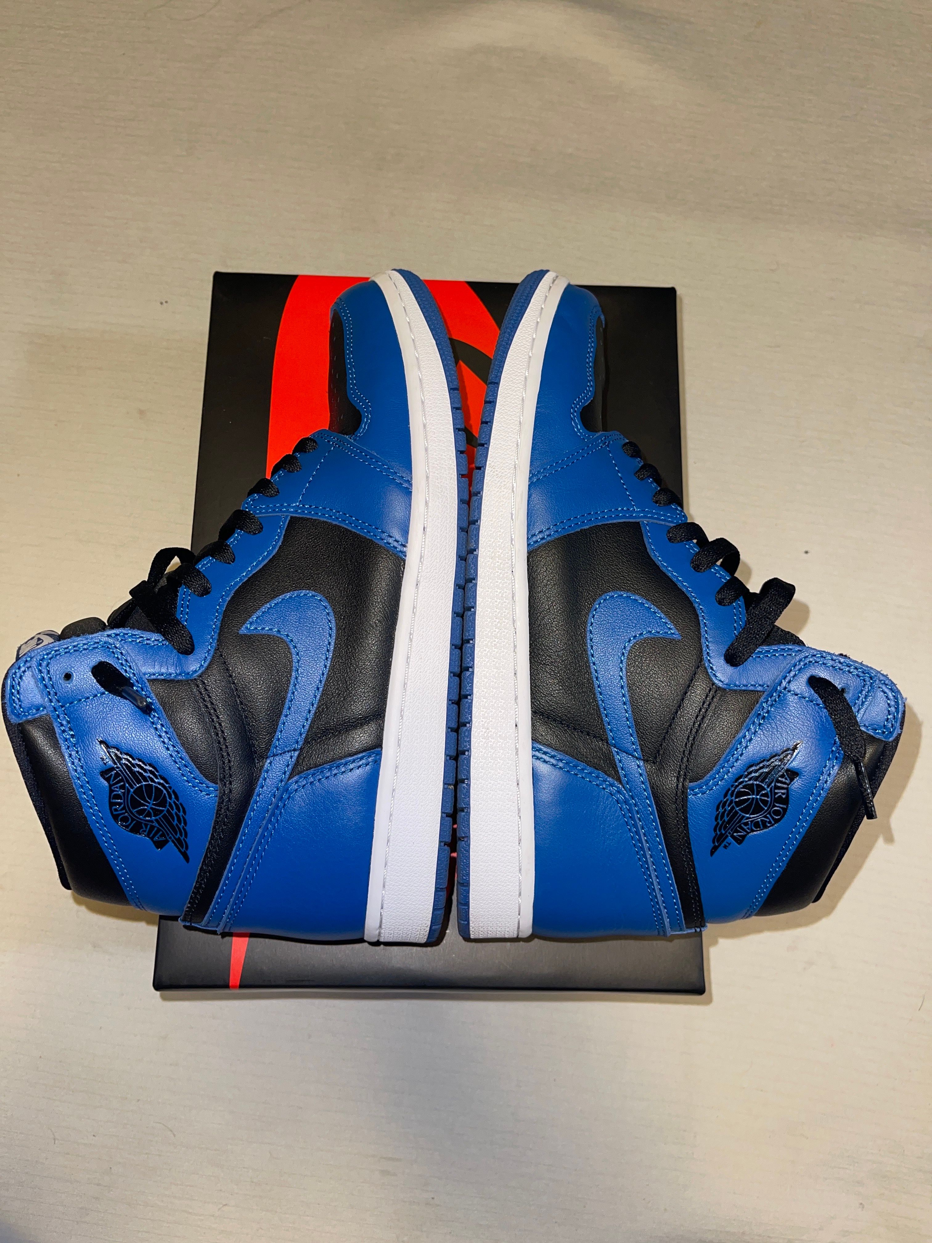 Nike Air Jordan 1 Retro High OG "Dark Marina Blue"