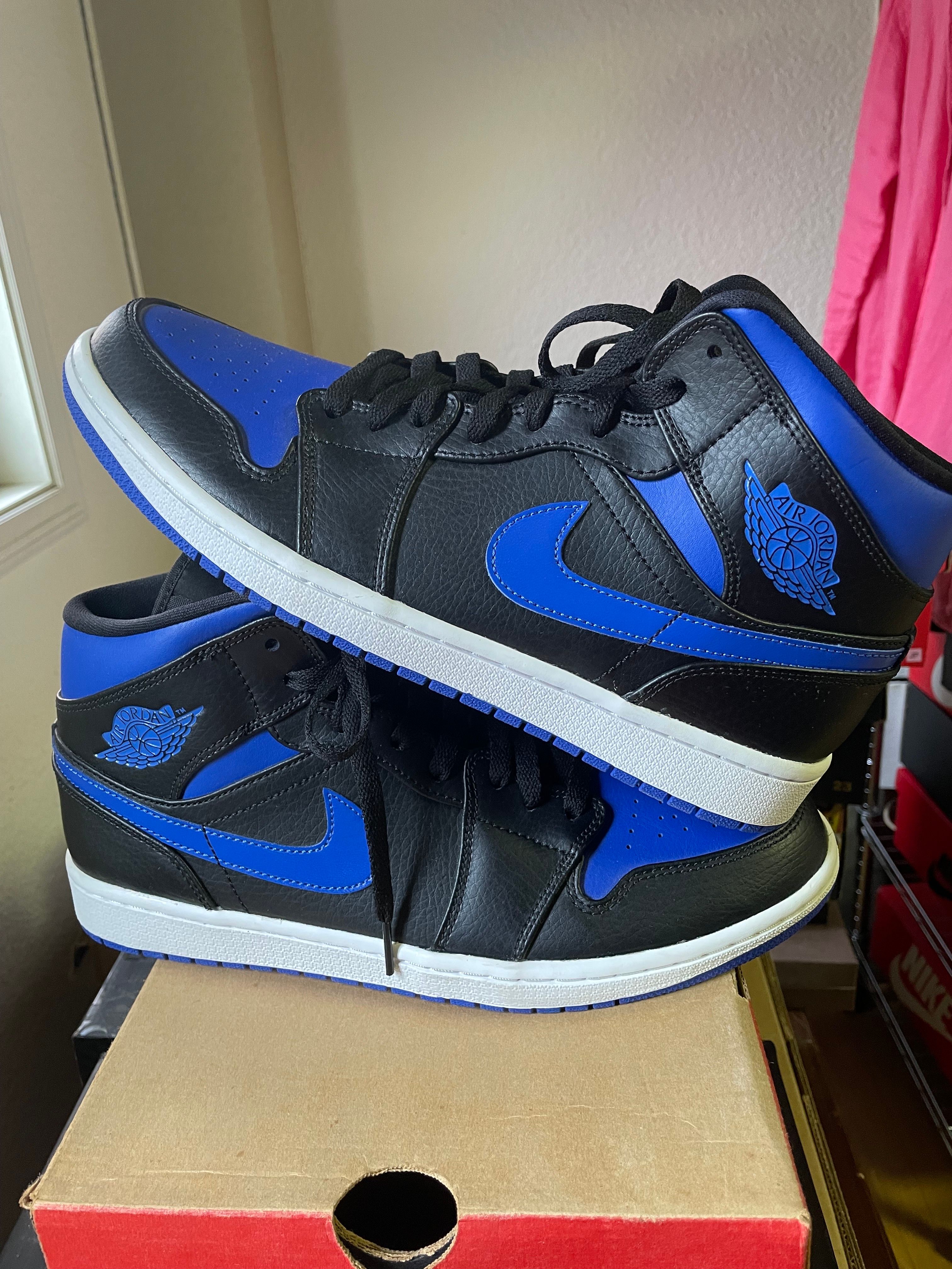 Nike Air Jordan 1 Mid "Hyper Royal"