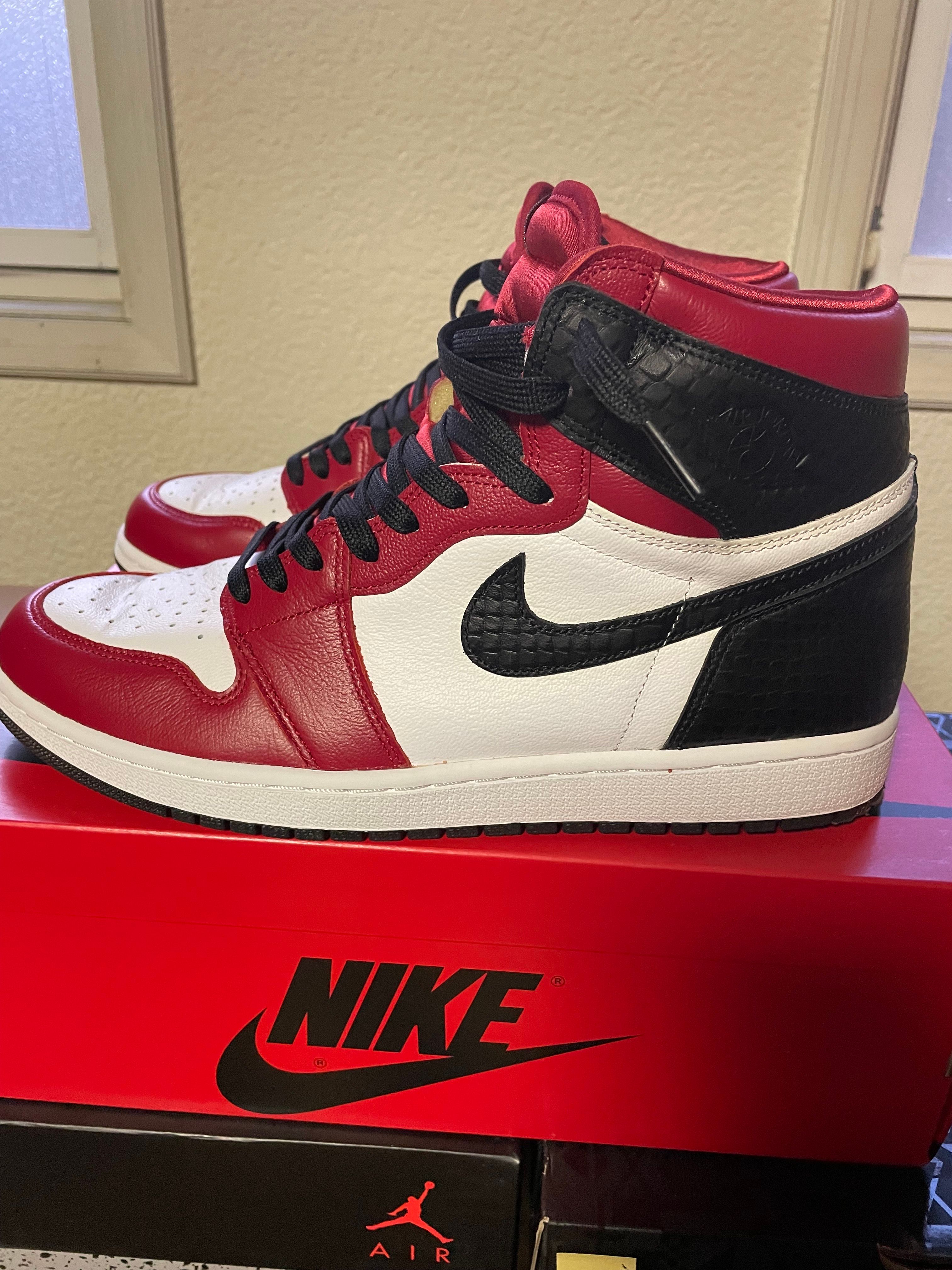Nike Women's Air Jordan 1 High OG "Satin Red"