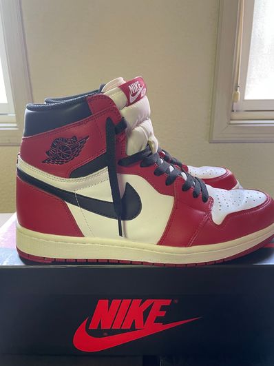 Nike Air Jordan 1 Retro High "Chicago" (2015)