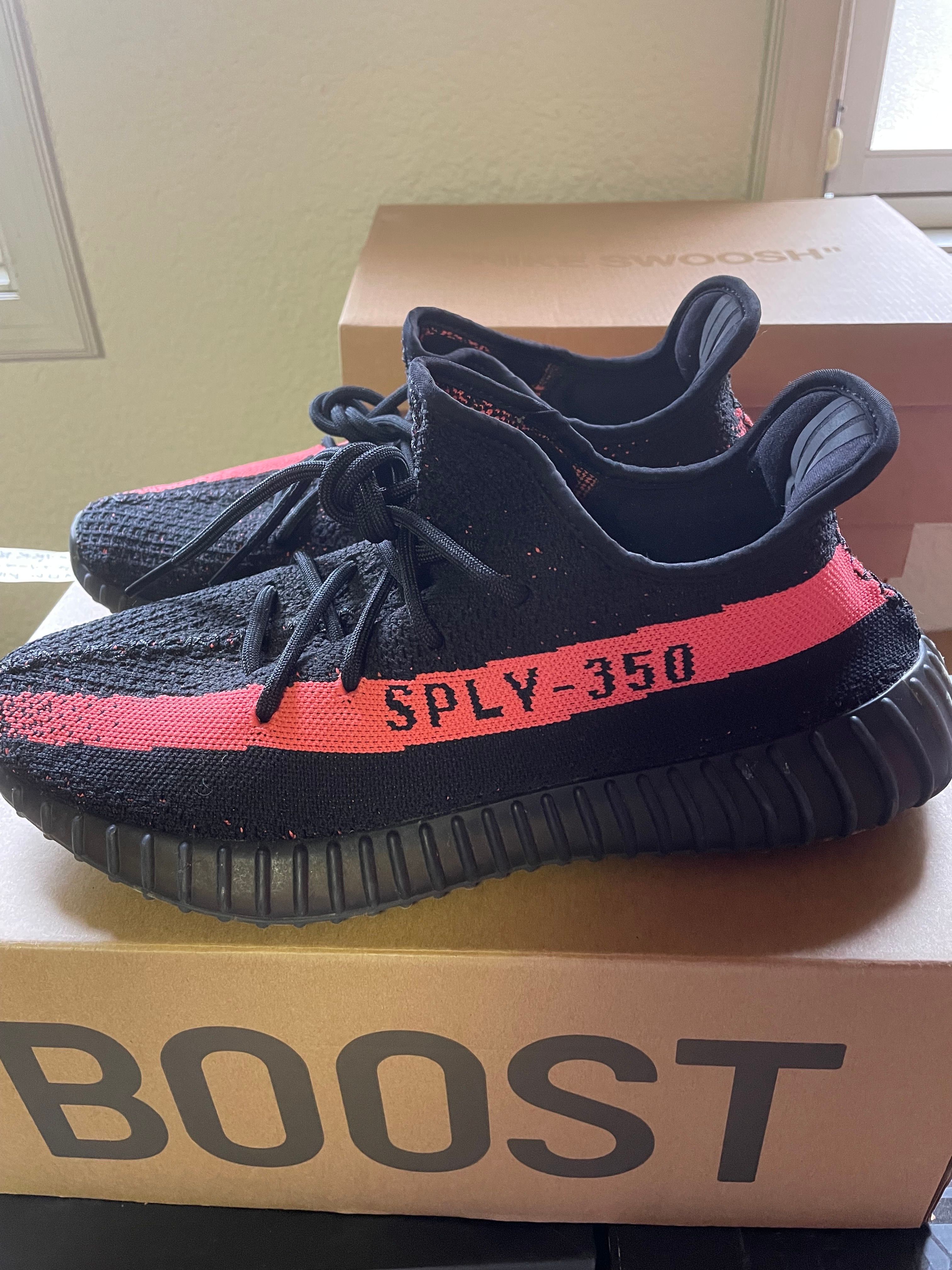 adidas YEEZY Boost 350 V2 "Core Black/Red"