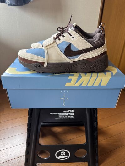 Travis Scott × Nike Zoom Field Jaxx "Pale Ivory and Leche Blue"