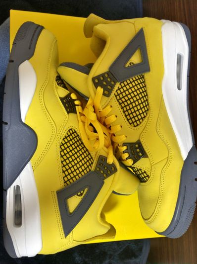Nike Air Jordan 4 "Tour Yellow"