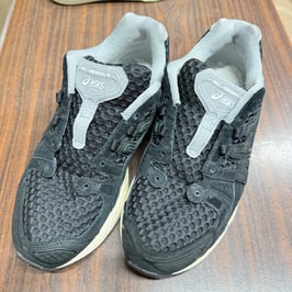 エンノイ × アシックス ゲルニンバス9 "ブラック/シートロック" (1201A986-002)