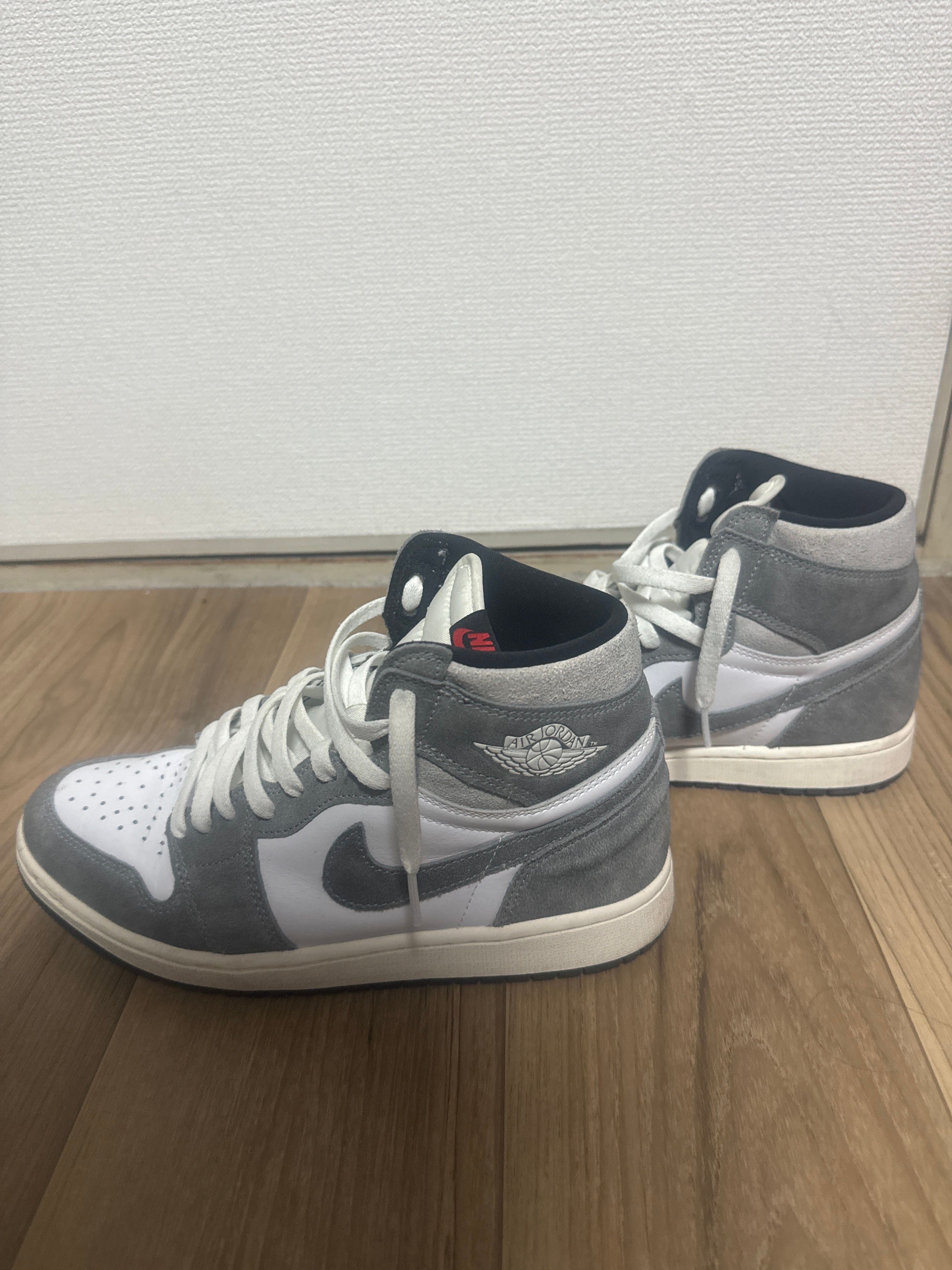 Nike Air Jordan 1 Retro High OG "Black and Smoke Grey"