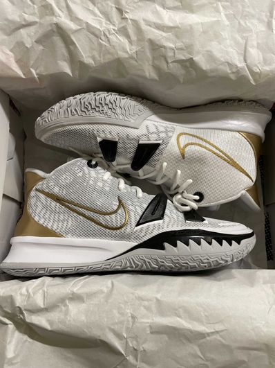 Nike Kyrie 7 "Metallic Gold"