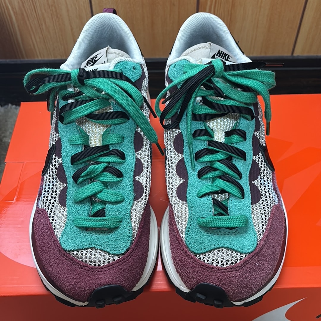 sacai × Nike Vapor Waffle "String/Red/Green"