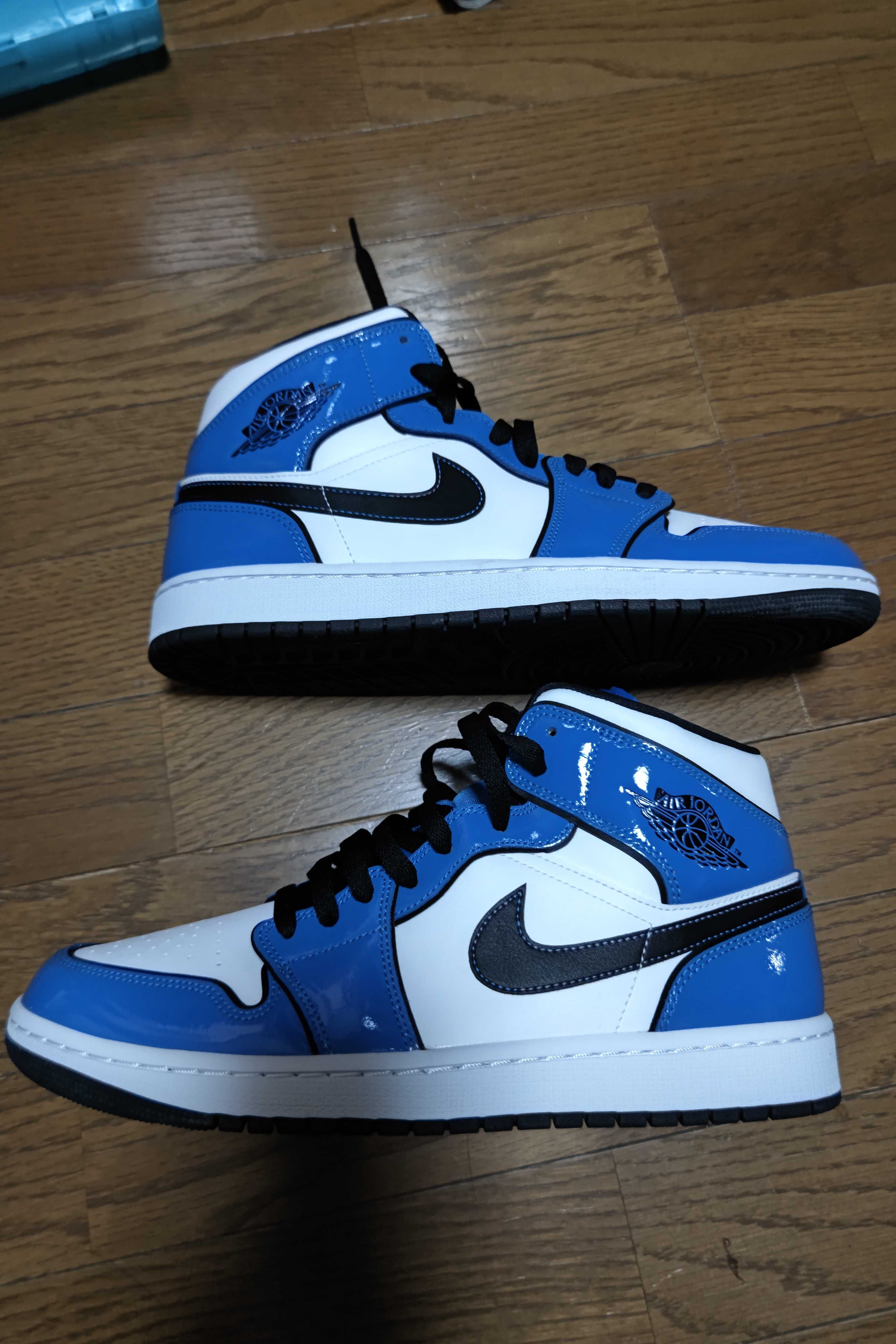 Nike Air Jordan 1 Mid SE "Signal Blue"