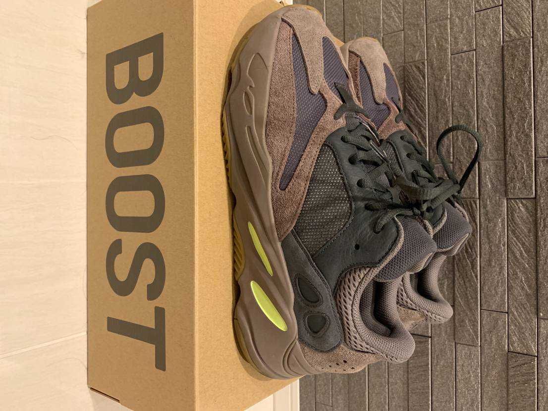 YEEZY BOOST 700 WAVE RUNNER DARK GREY