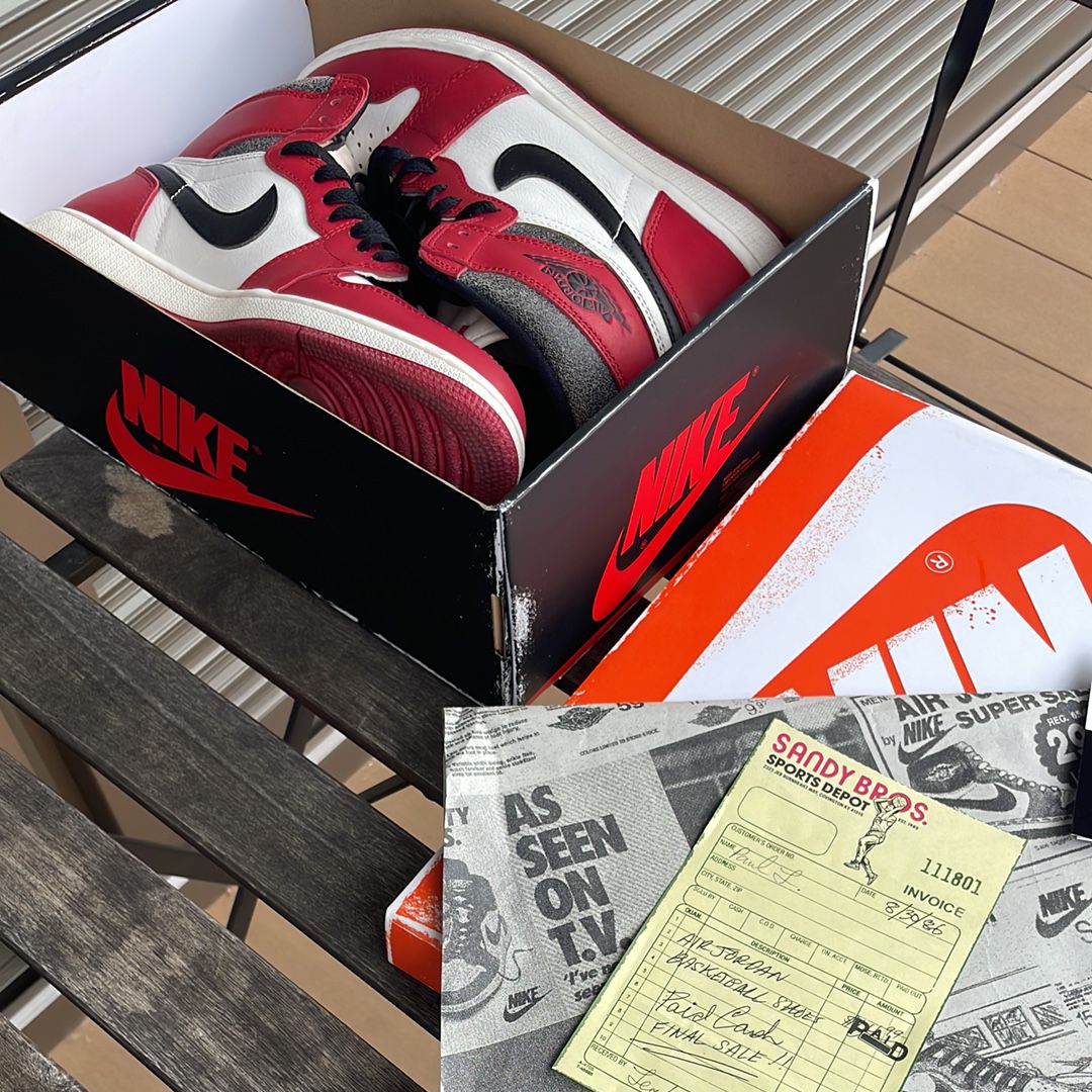 Nike Air Jordan 1 High OG "Lost & Found/Chicago"