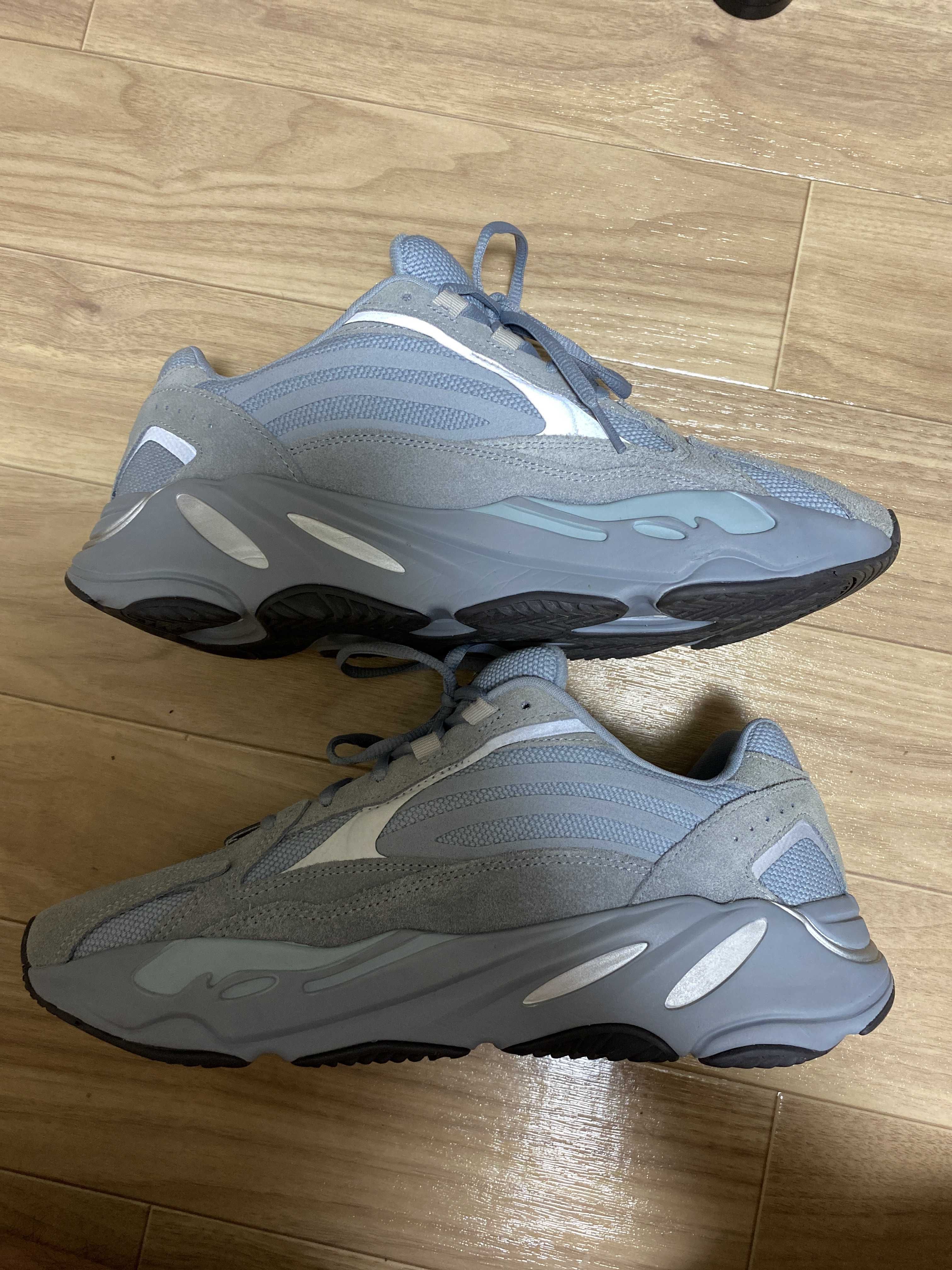 adidas Yeezy Boost 700 V2 "Hospital Blue"