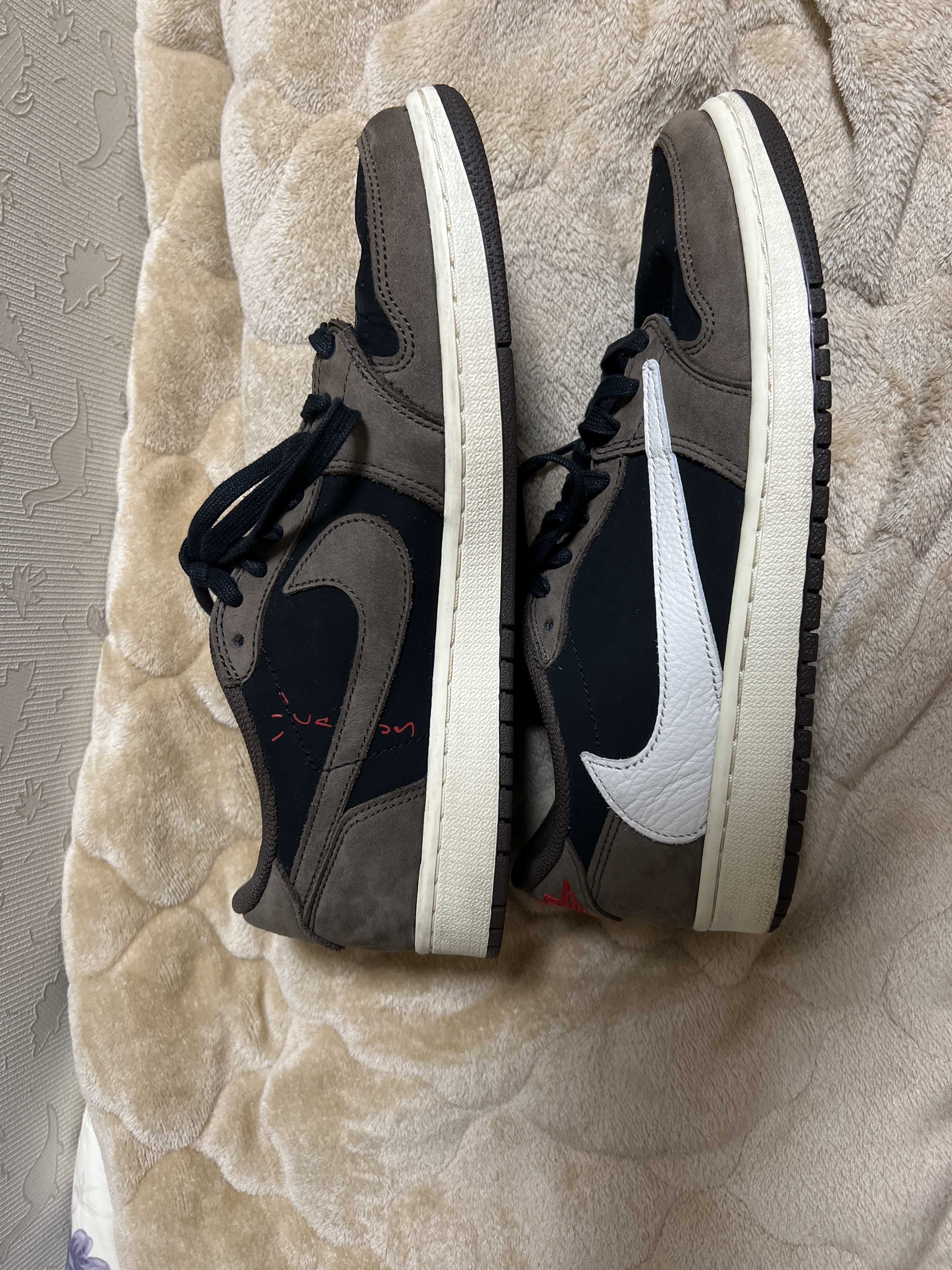 Travis Scott × Nike Air Jordan 1 Low OG SP-T "Black/Dark Mocha"