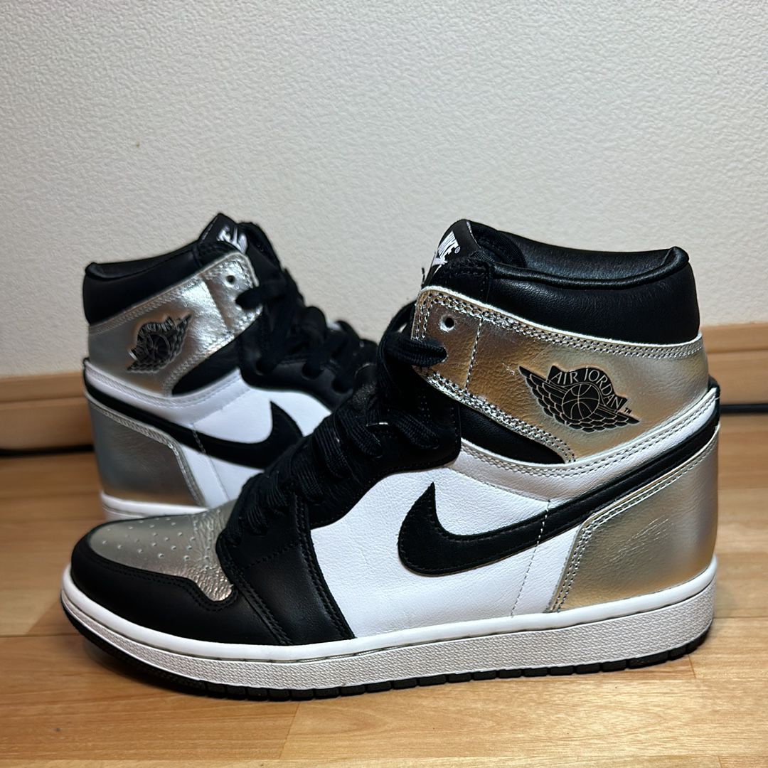 Nike Women's Air Jordan 1 Retro High OG "Silver Toe"
