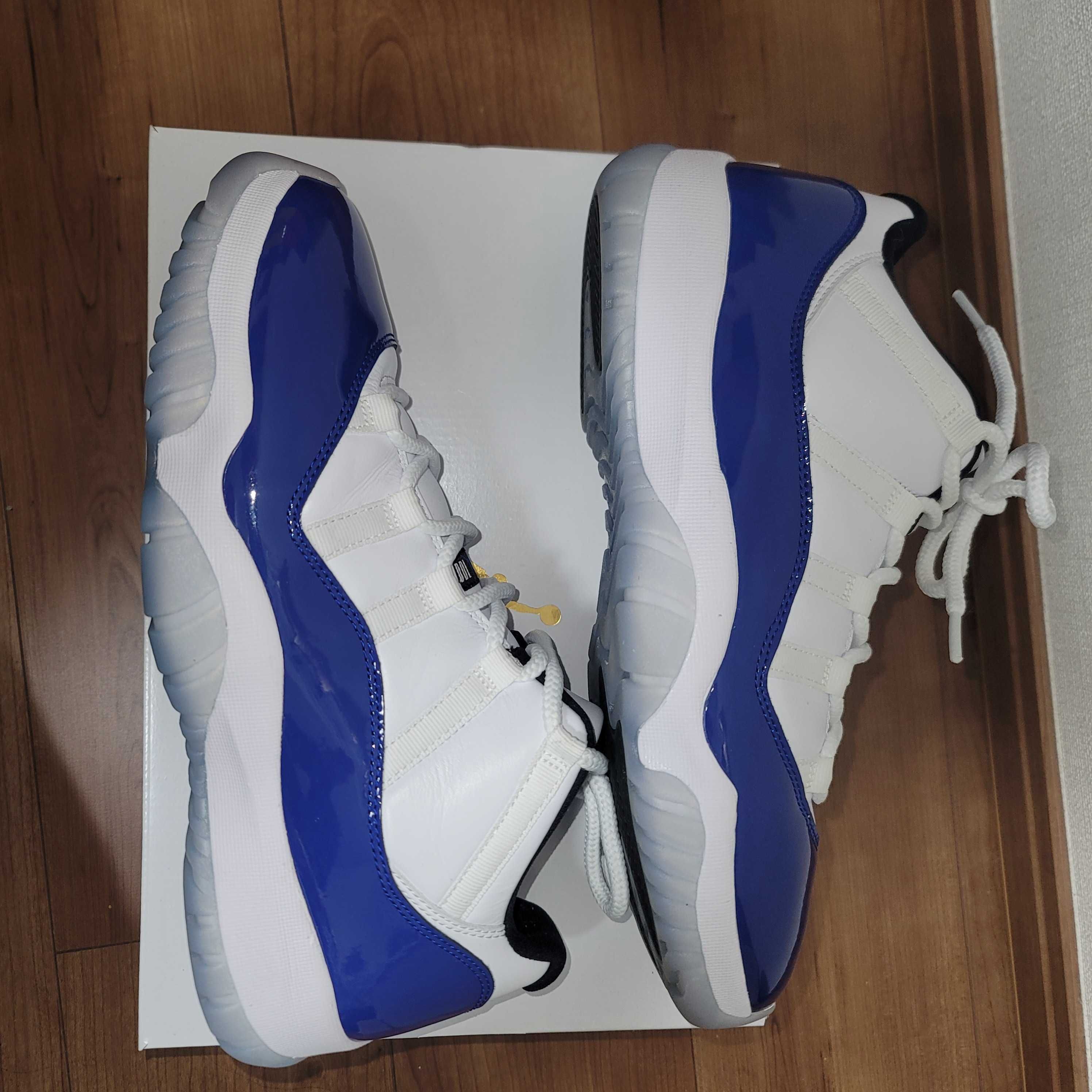  NIKE Women's AIR JORDAN 11 LOW "CONCORD SKETCH"