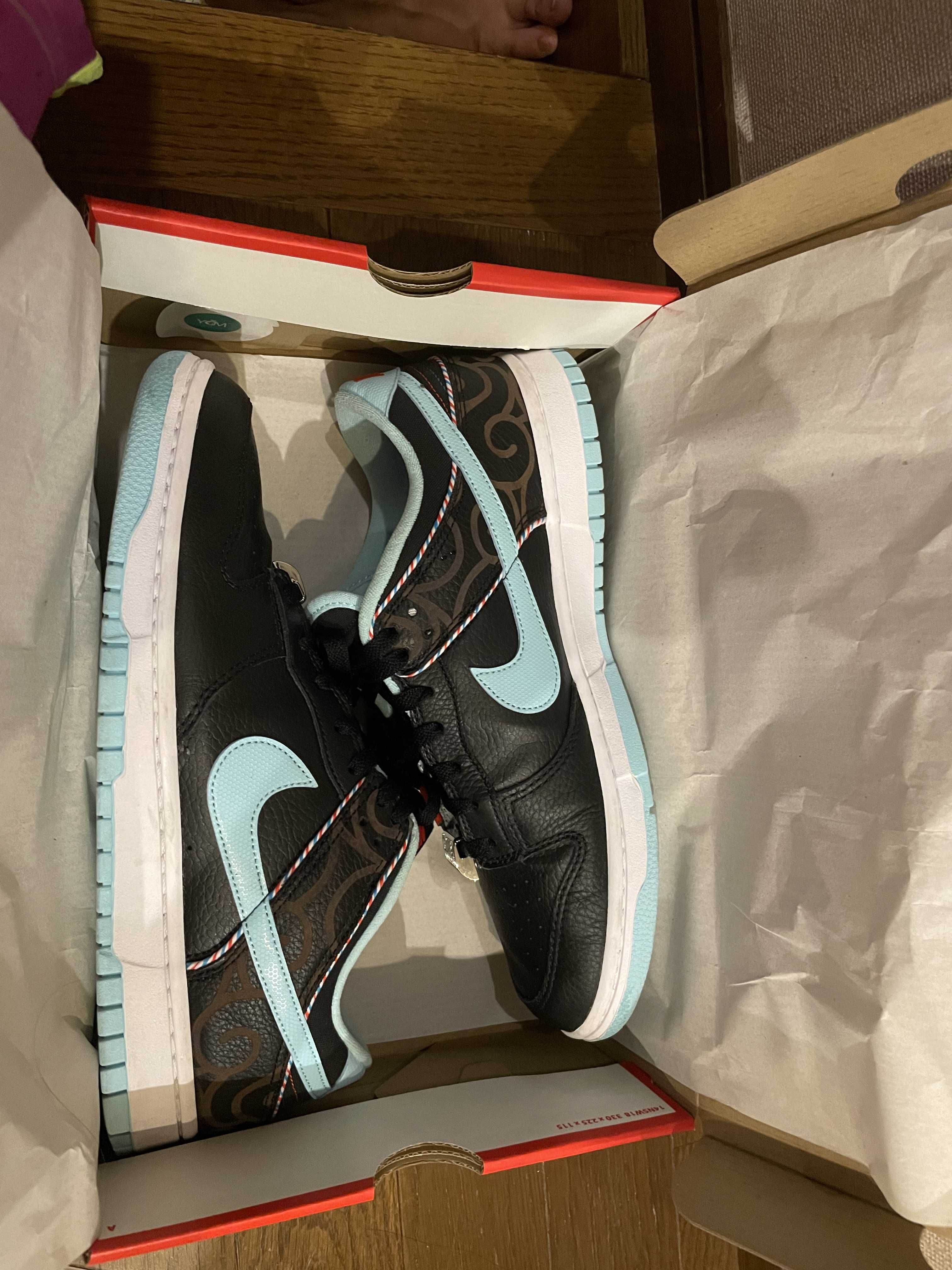 Nike Dunk Low "Barber Shop"