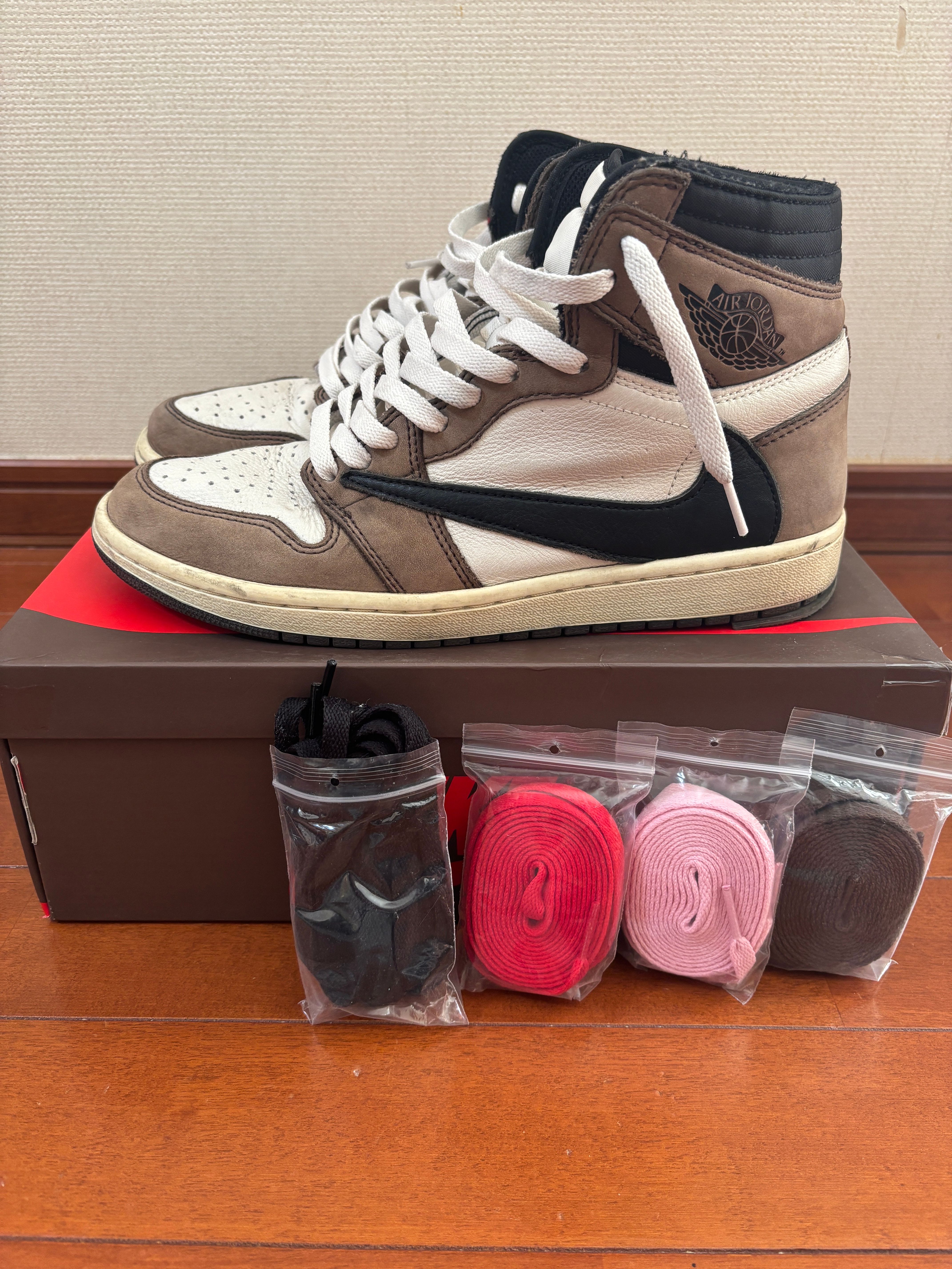Travis Scott × Nike Air Jordan 1 Retro High OG TS SP "Sail/Dark Mocha"