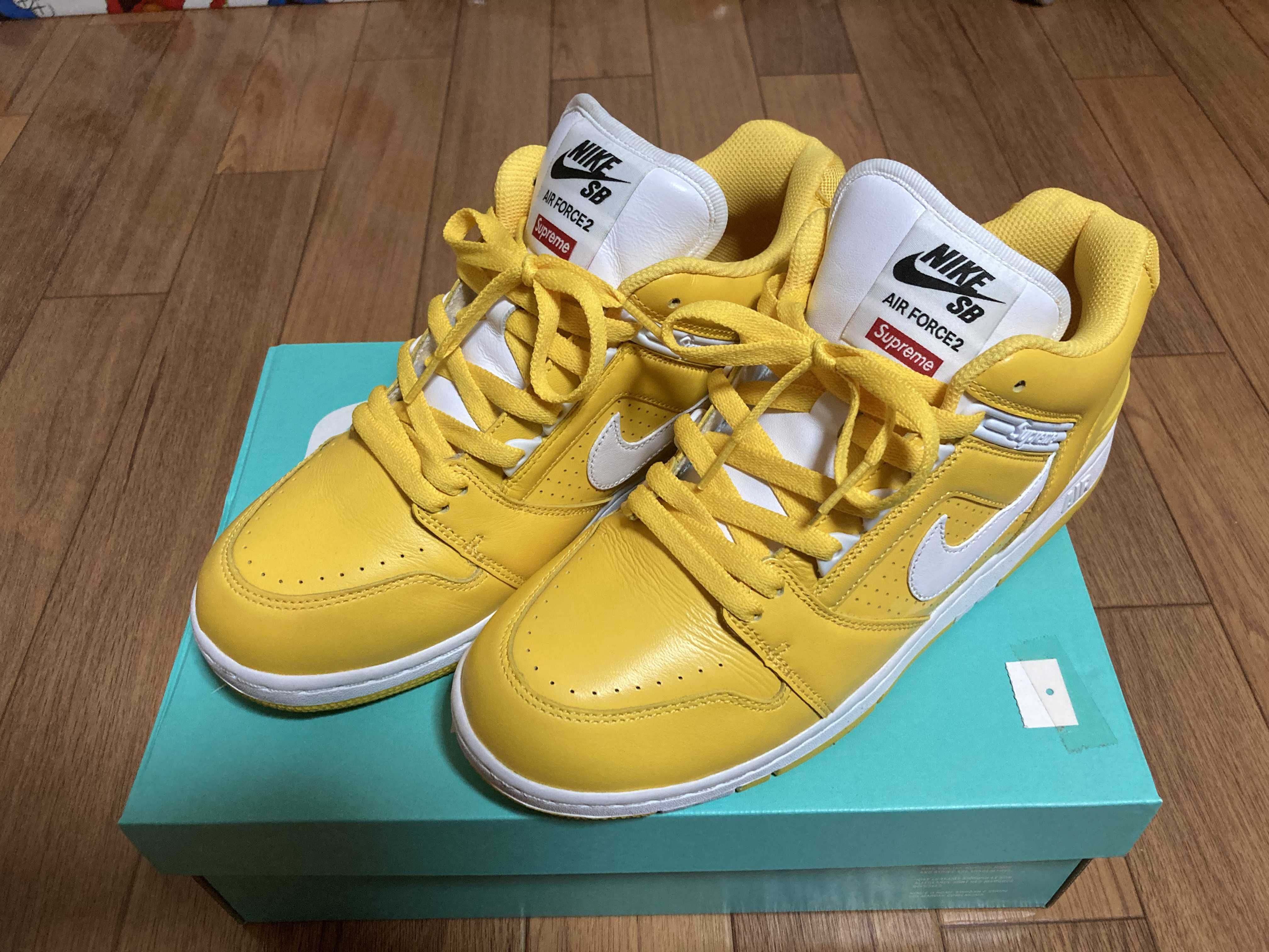Supreme × Nike SB Air Force 2 "Varsity Maize"