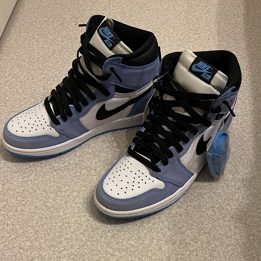 Nike Air Jordan 1 High OG "University Blue"