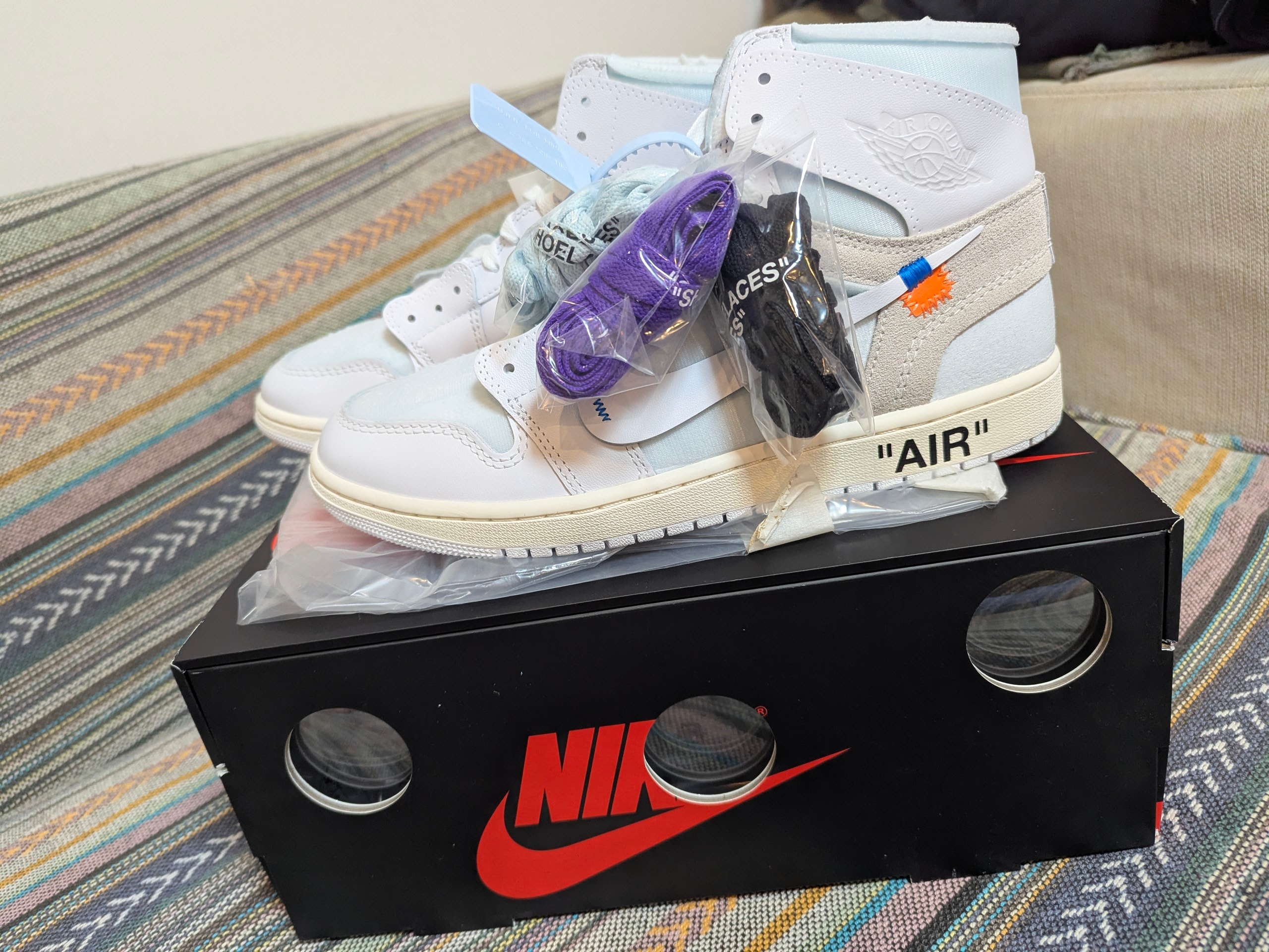 Virgil Abloh Archive (V.A.A.) × Nike Air Jordan 1 Retro High OG "Alaska"