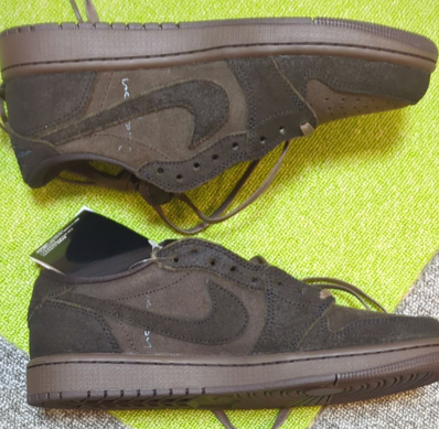 Travis Scott × Nike Air Jordan 1 Low OG SP "Velvet Brown and Dark Mocha"
