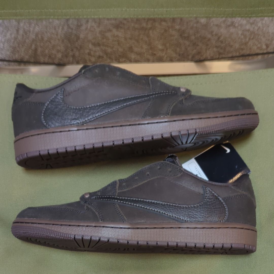 Travis Scott × Nike Air Jordan 1 Low OG SP "Velvet Brown and Dark Mocha"