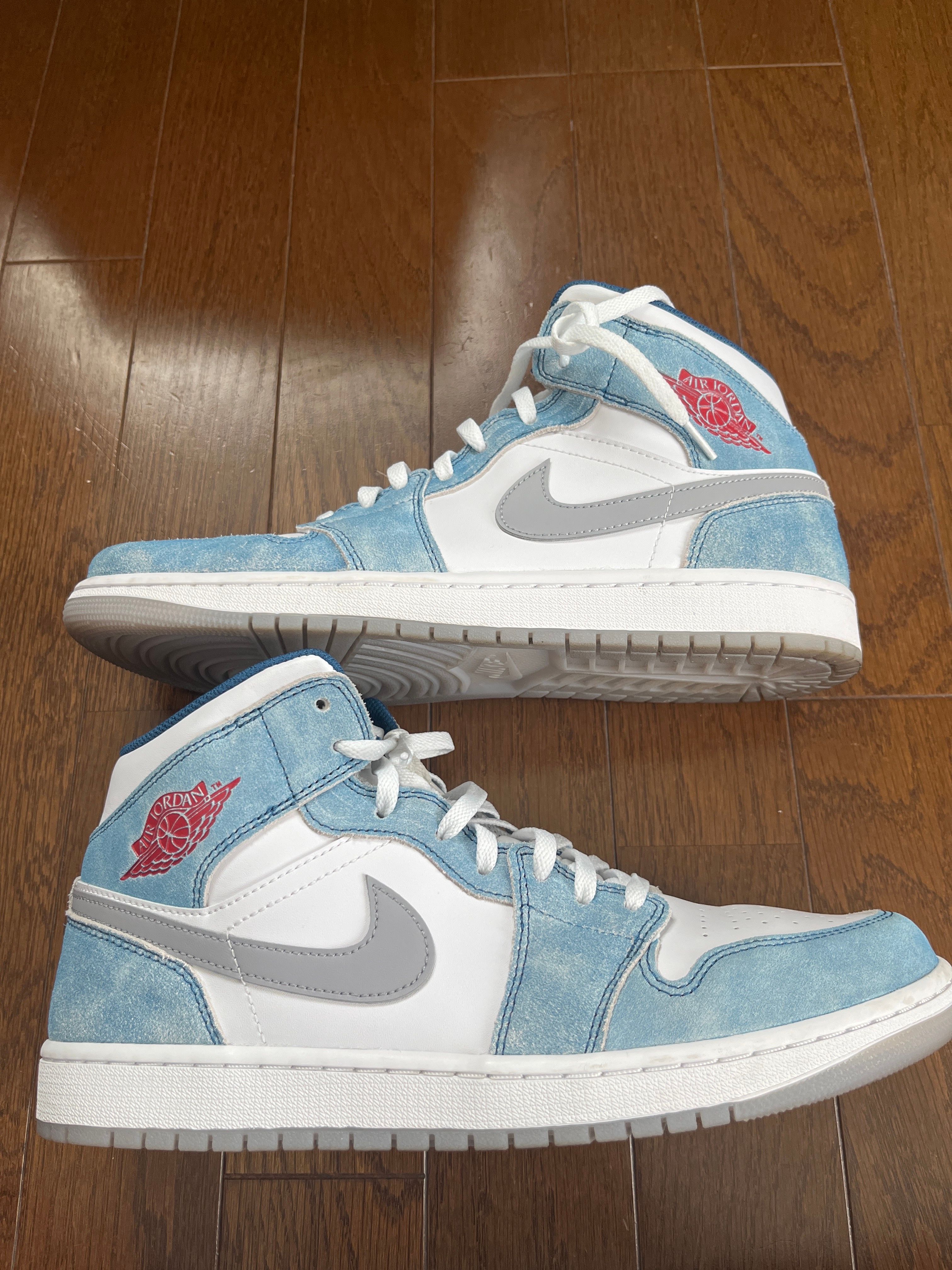 Nike Air Jordan 1 Mid SE "White/Hyper Royal/Red"
