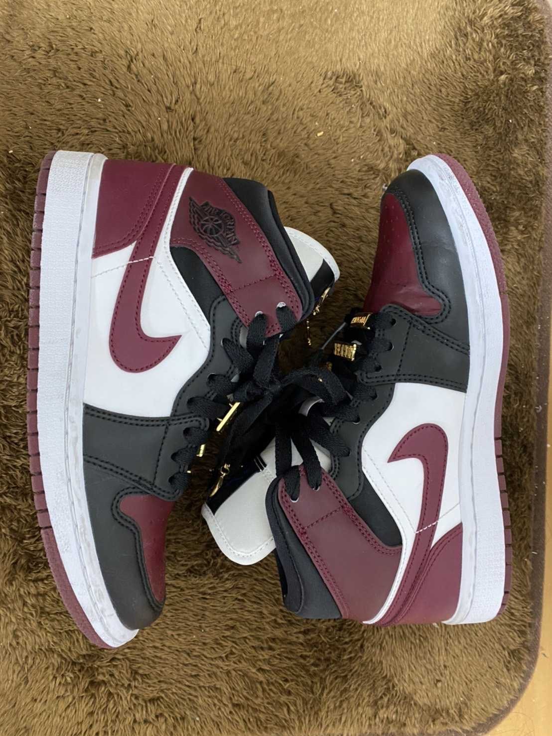 NIKE Women's AIR JORDAN 1 MID "DARK BEETROOT"