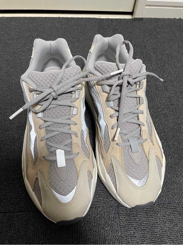 adidas YEEZY Boost 700V2 "Cream"