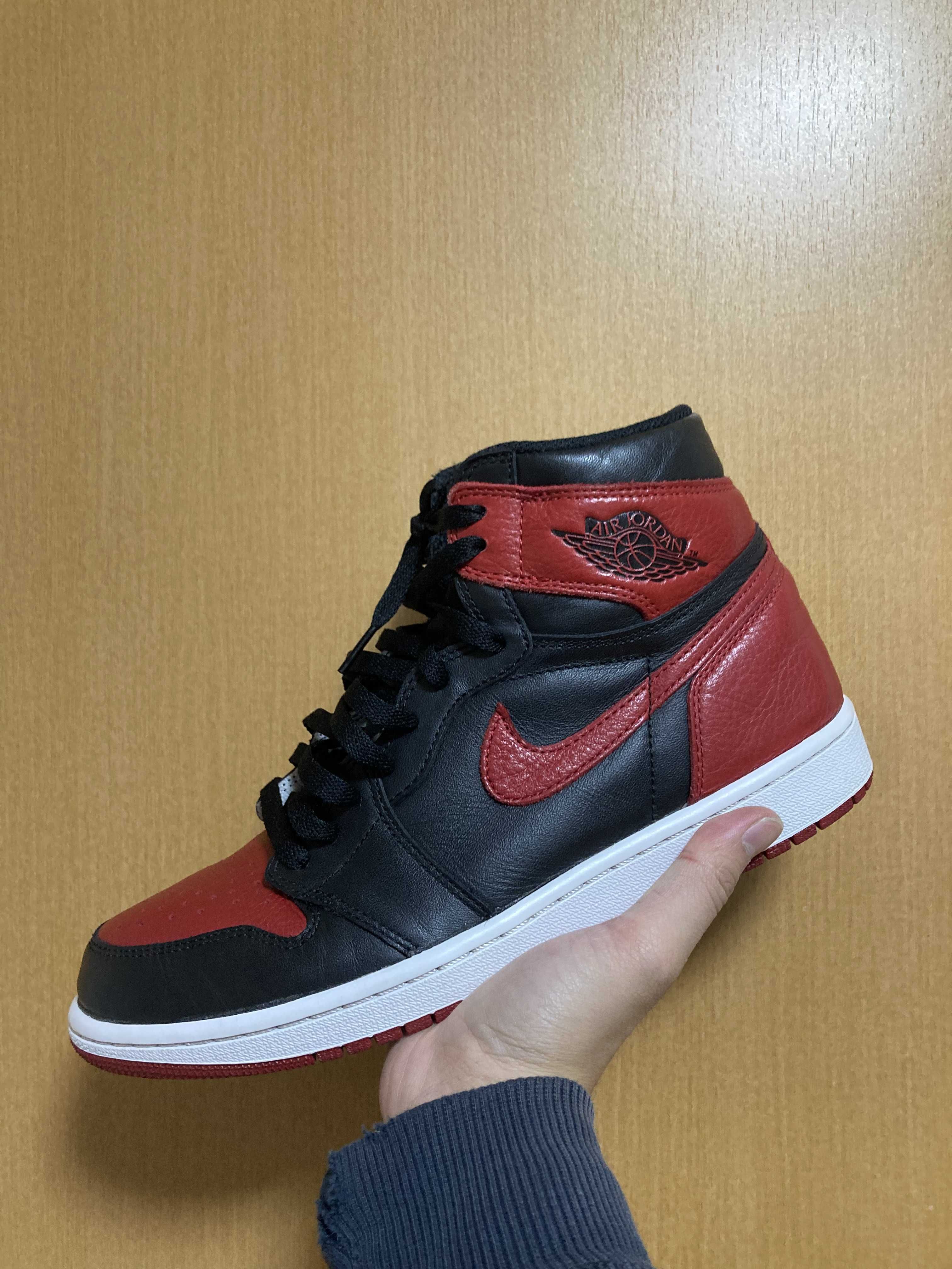 Nike Air Jordan 1 Retro High OG "Bred/Banned" (2016)