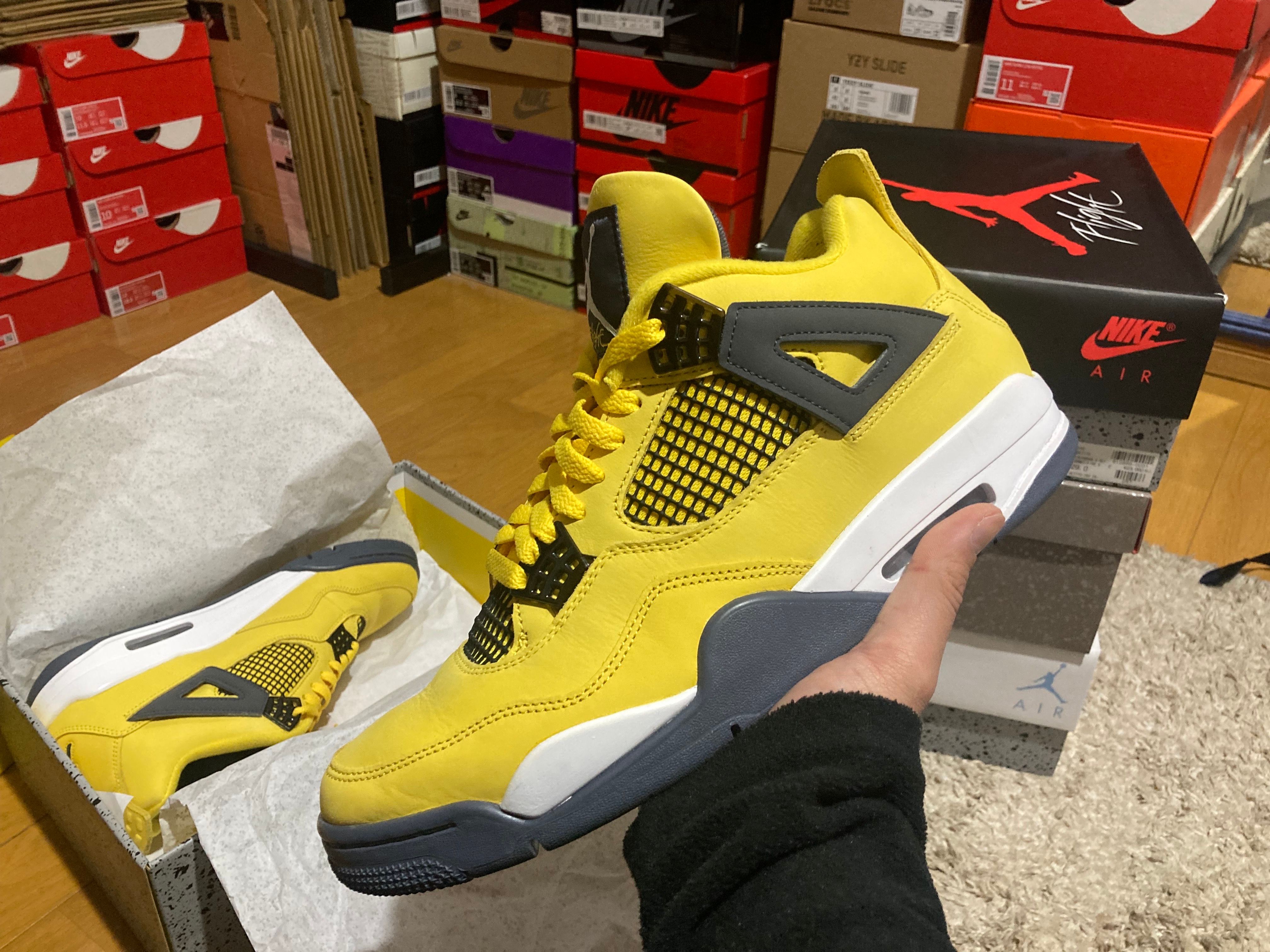 Nike Air Jordan 4 "Tour Yellow"