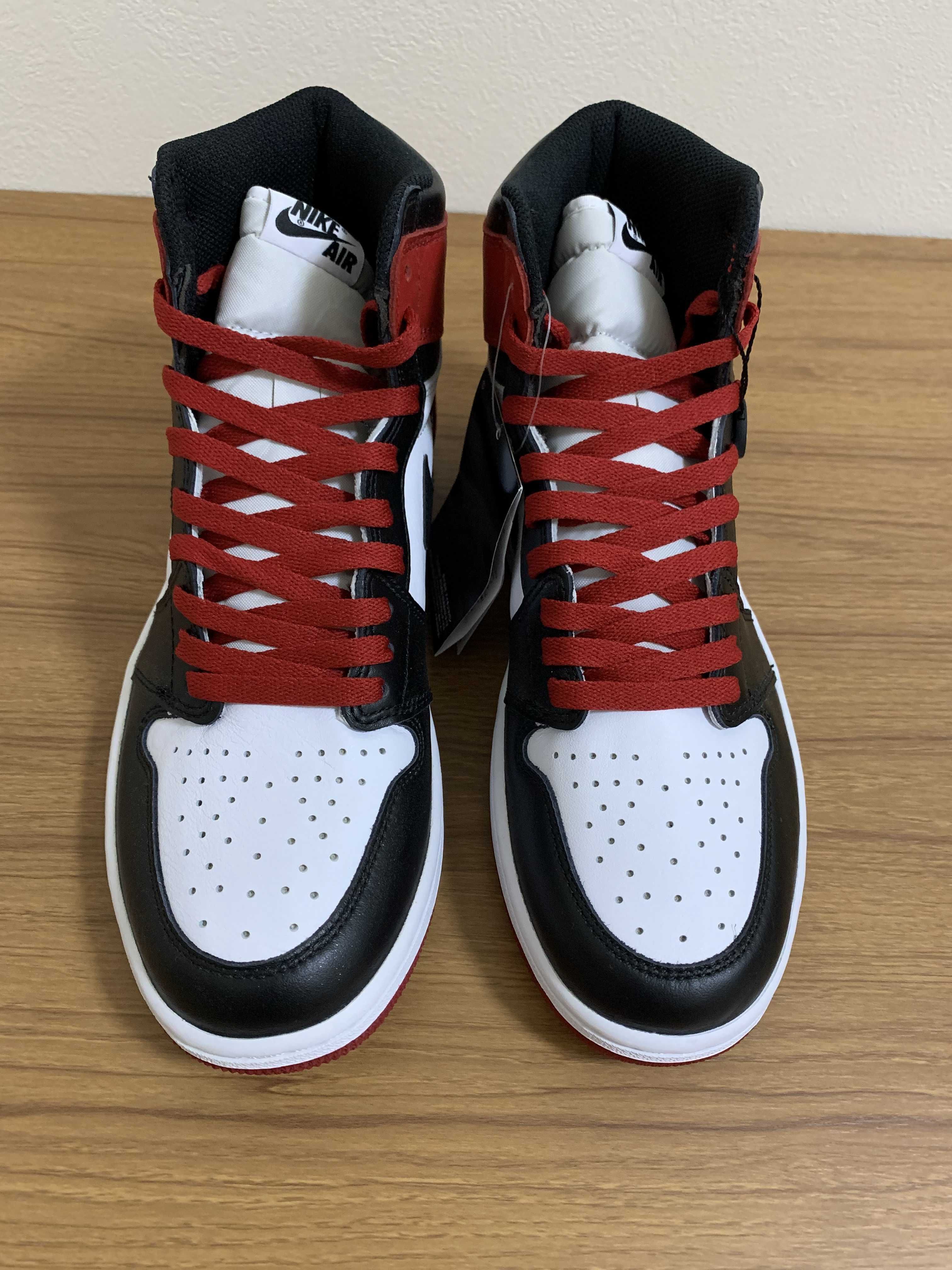 Nike Air Jordan 1 Retro High OG "Black Toe"(2016)