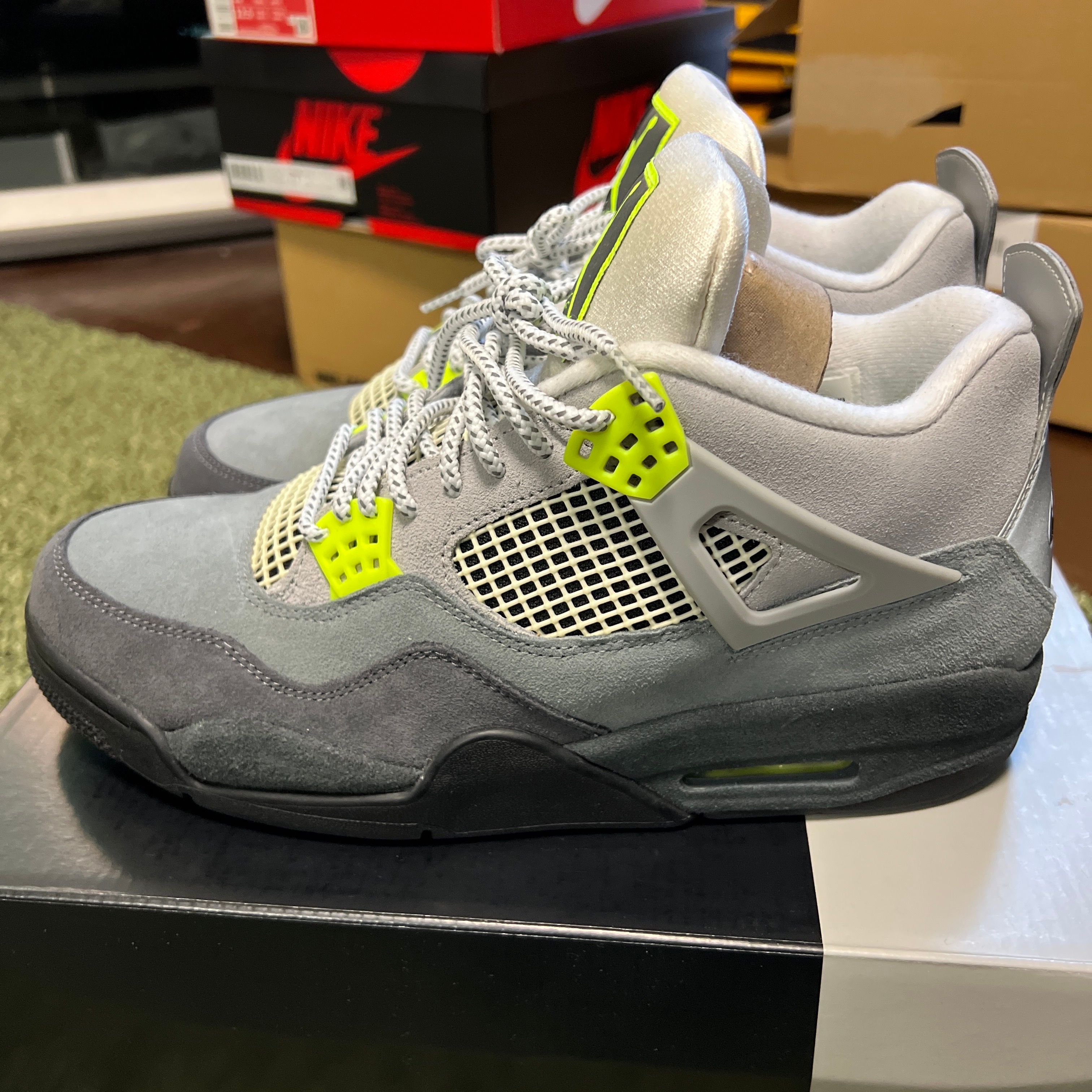 NIKE AIR JORDAN 4 RETRO LE "NEON"